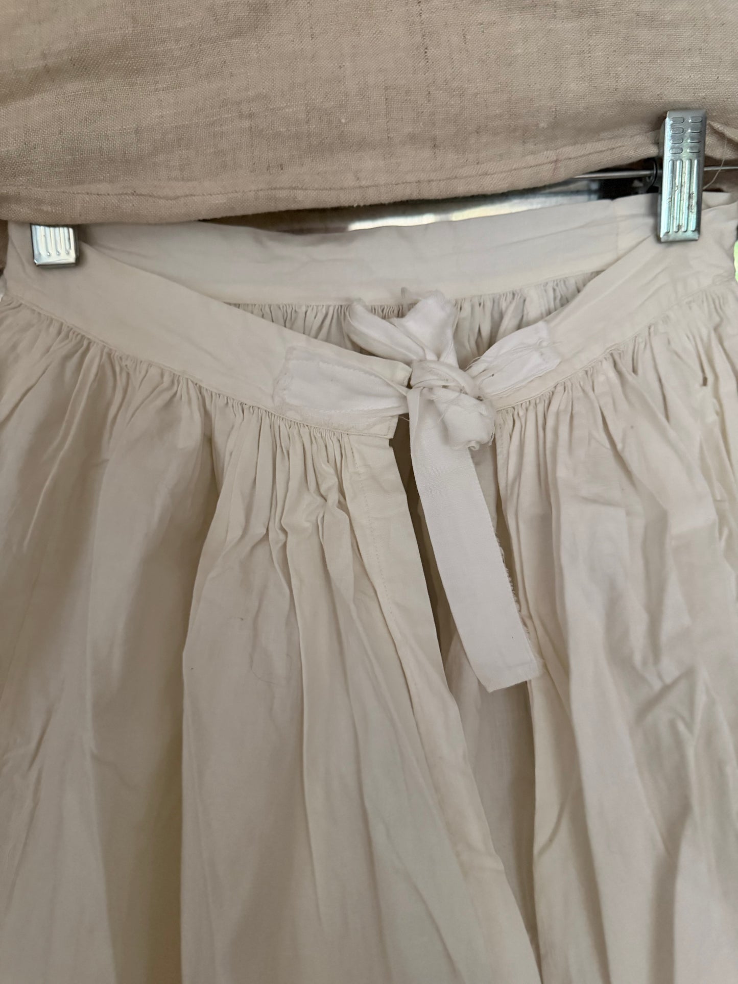 Antique White Simple Ruffle Petticoat