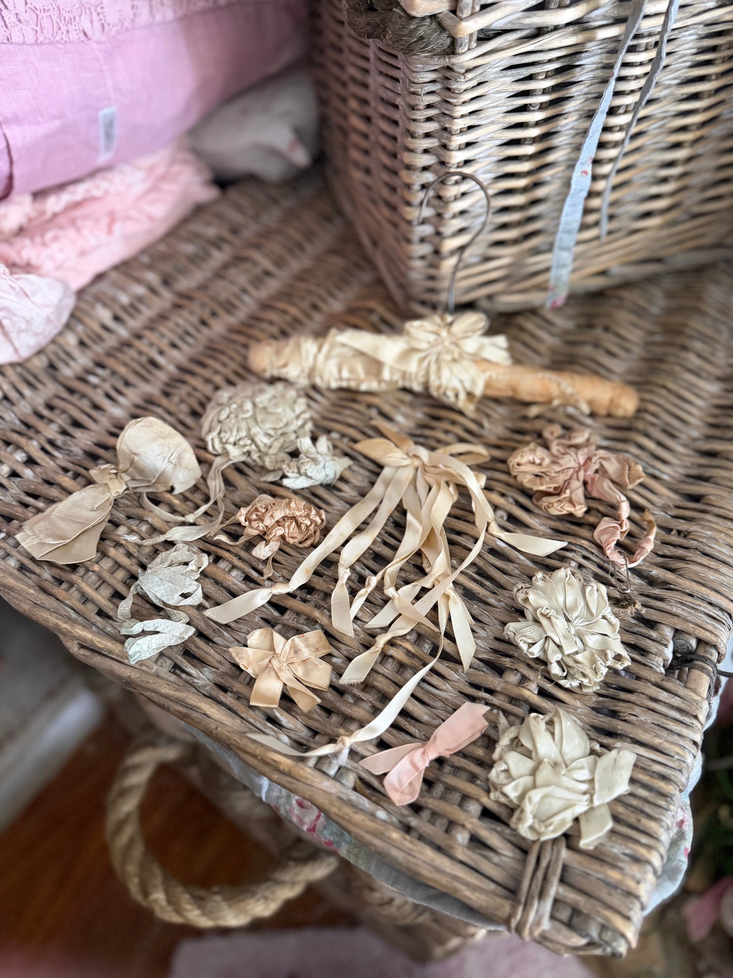 Collection Antique Timeworn Pastel Silk Ribbon Bows