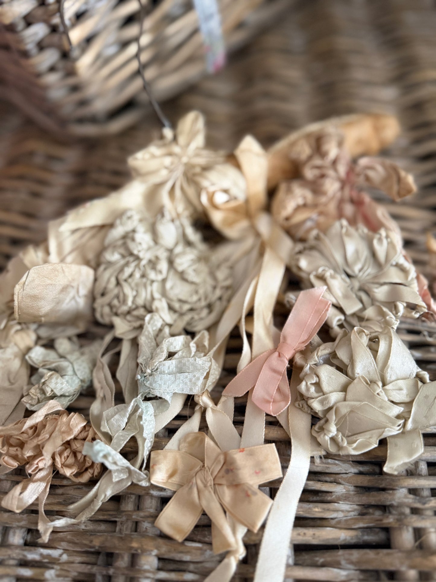 Collection Antique Timeworn Pastel Silk Ribbon Bows