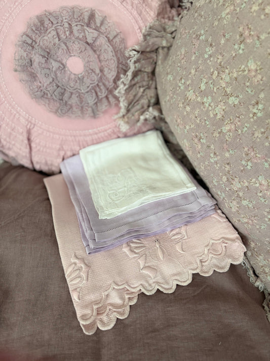 Collection Antique Monogram Linens
