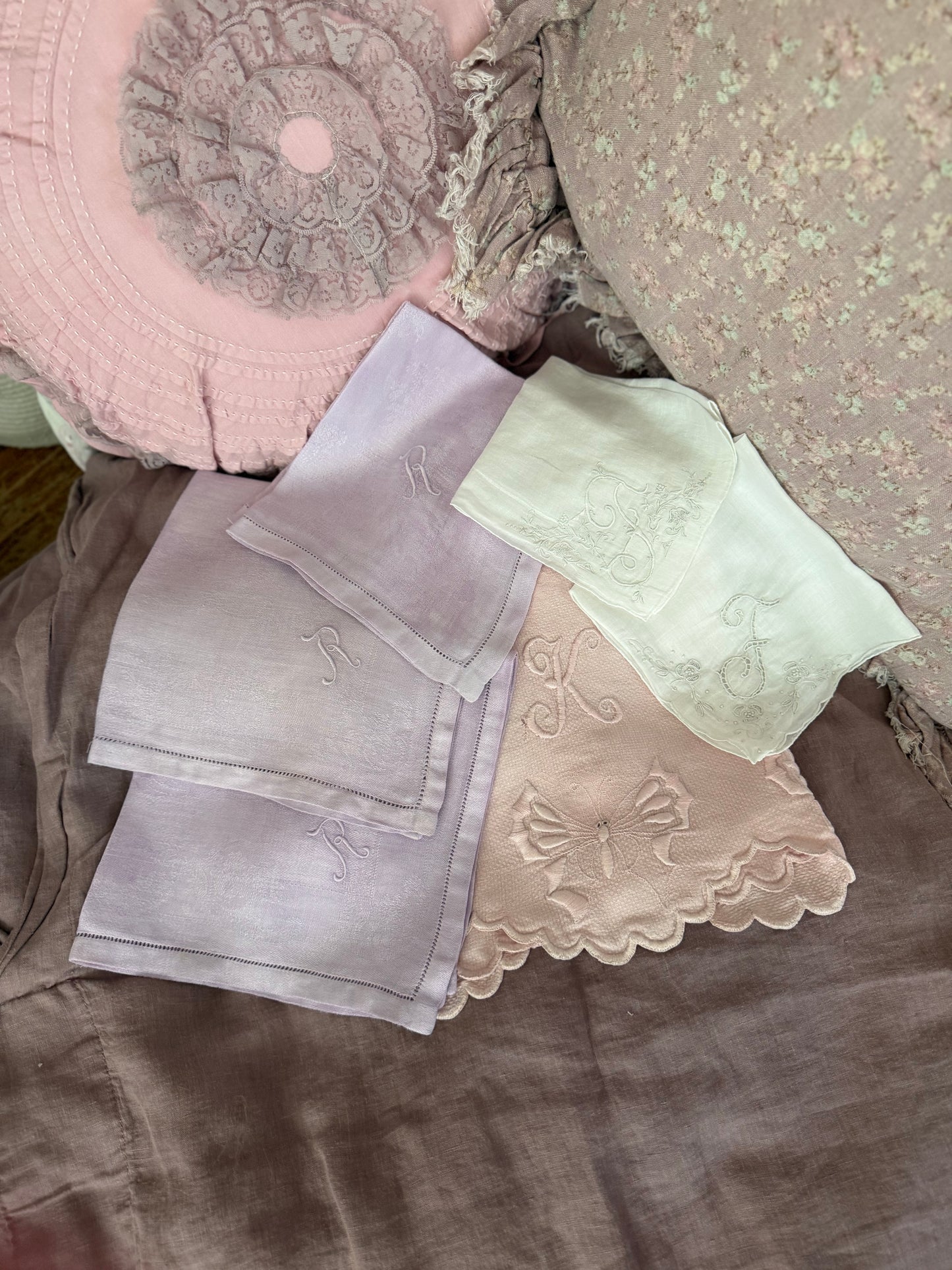 Collection Antique Monogram Linens