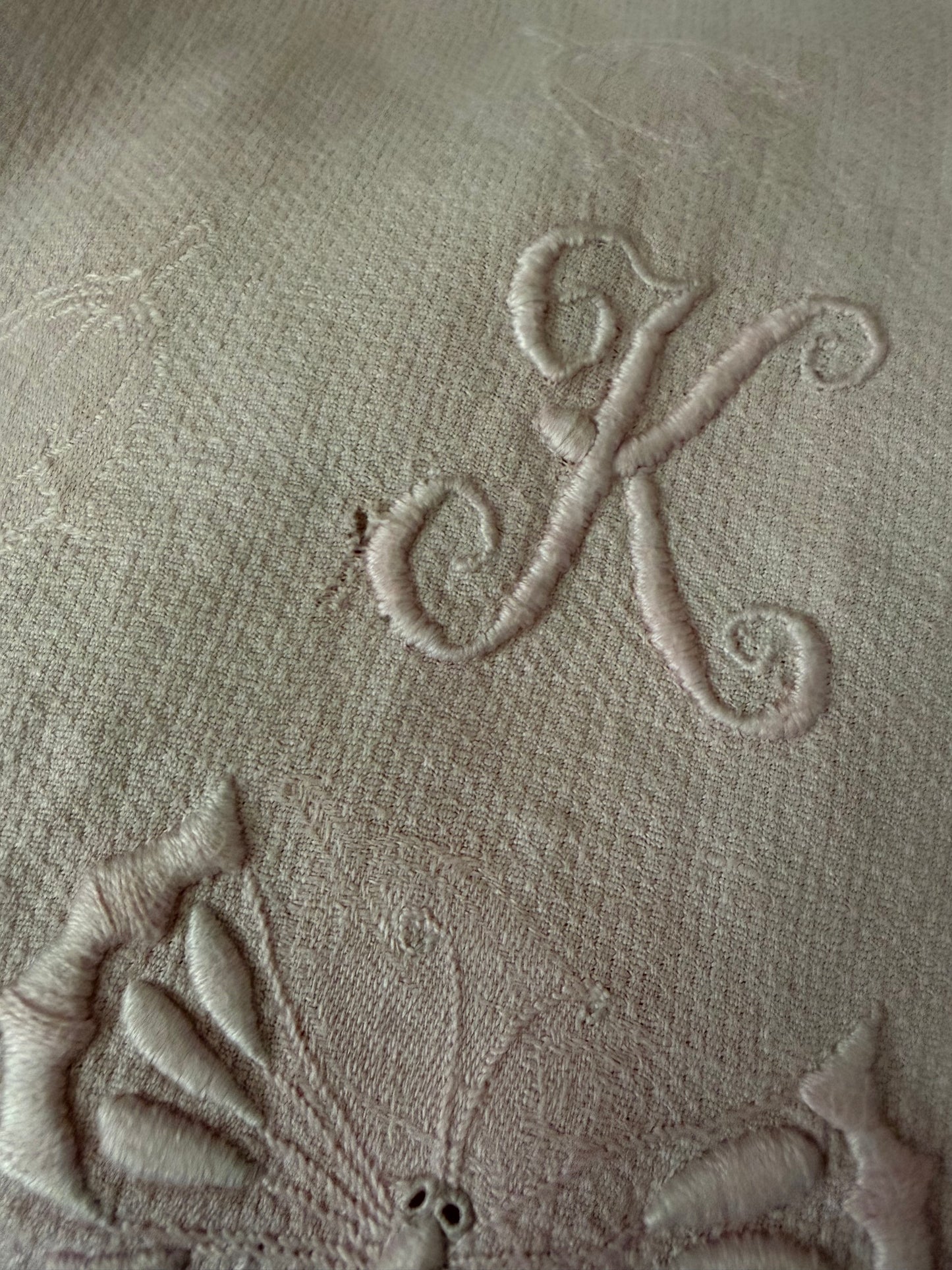 Collection Antique Monogram Linens