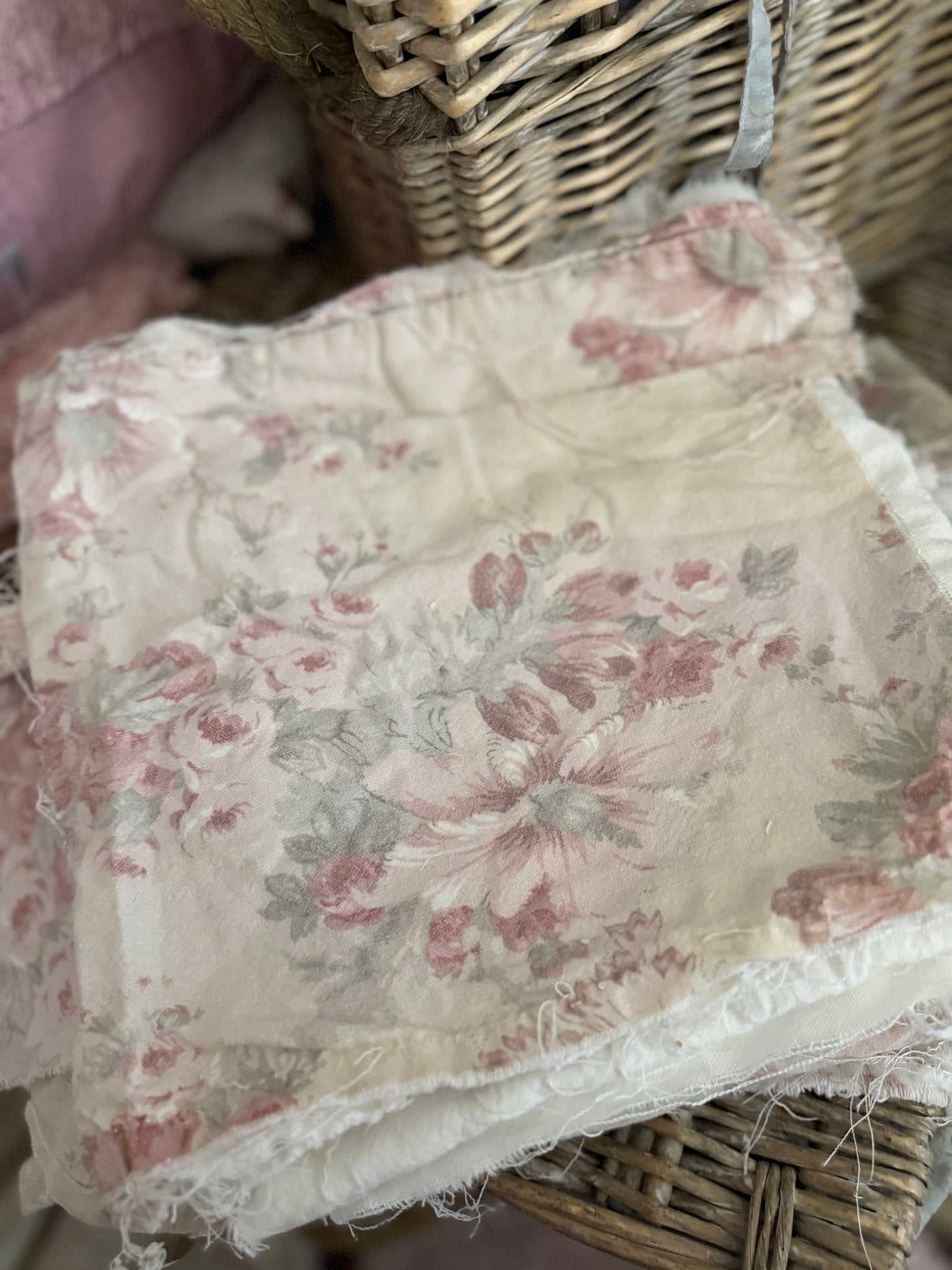 Collection RASSC Rachel Ashwell Floris Sofa Slipcover Fabric