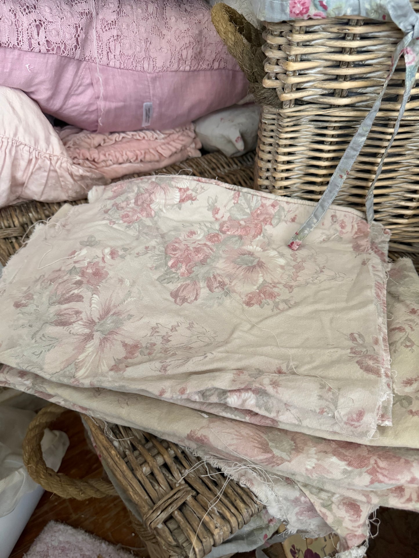 Collection RASSC Rachel Ashwell Floris Sofa Slipcover Fabric