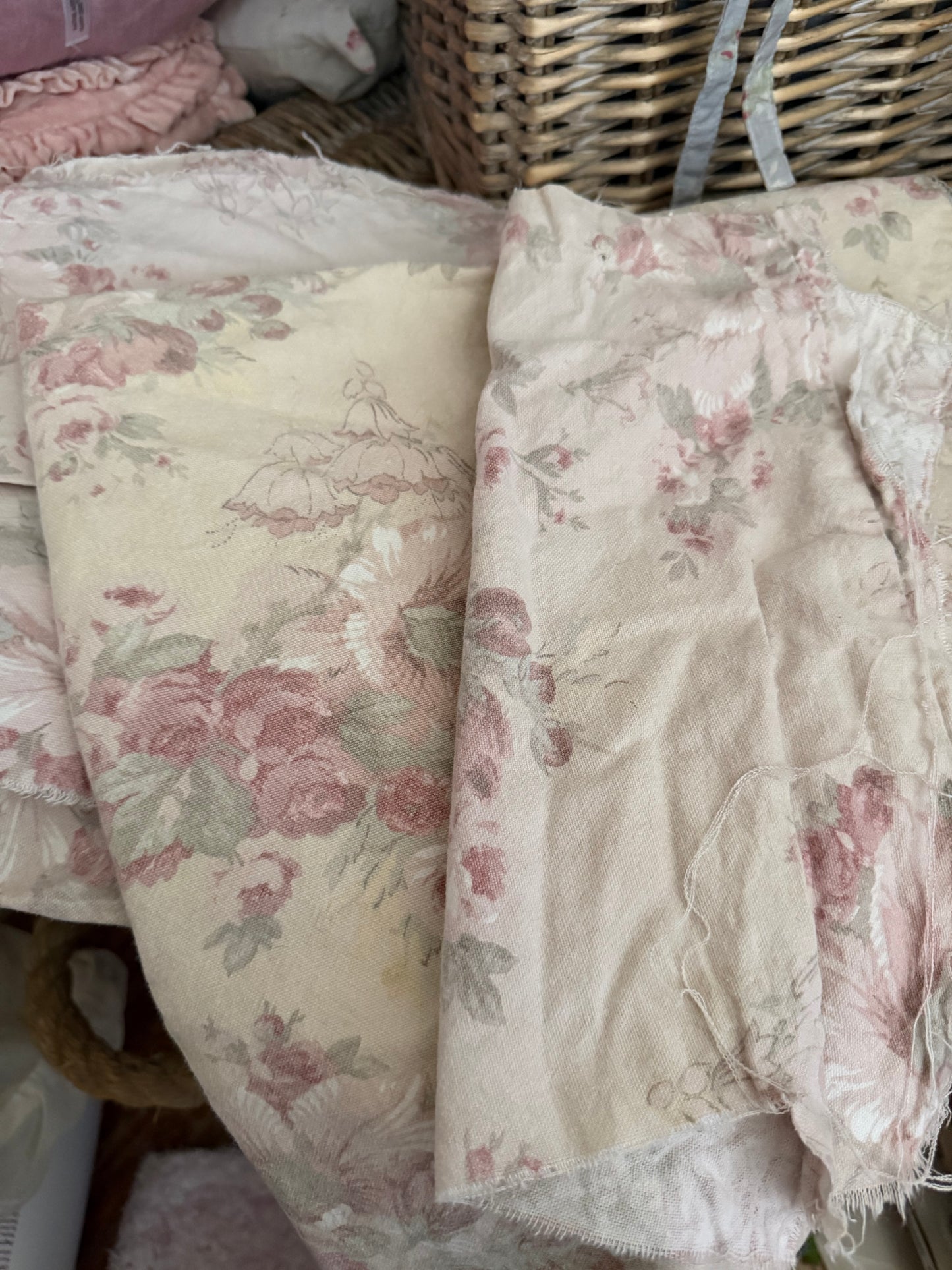 Collection RASSC Rachel Ashwell Floris Sofa Slipcover Fabric