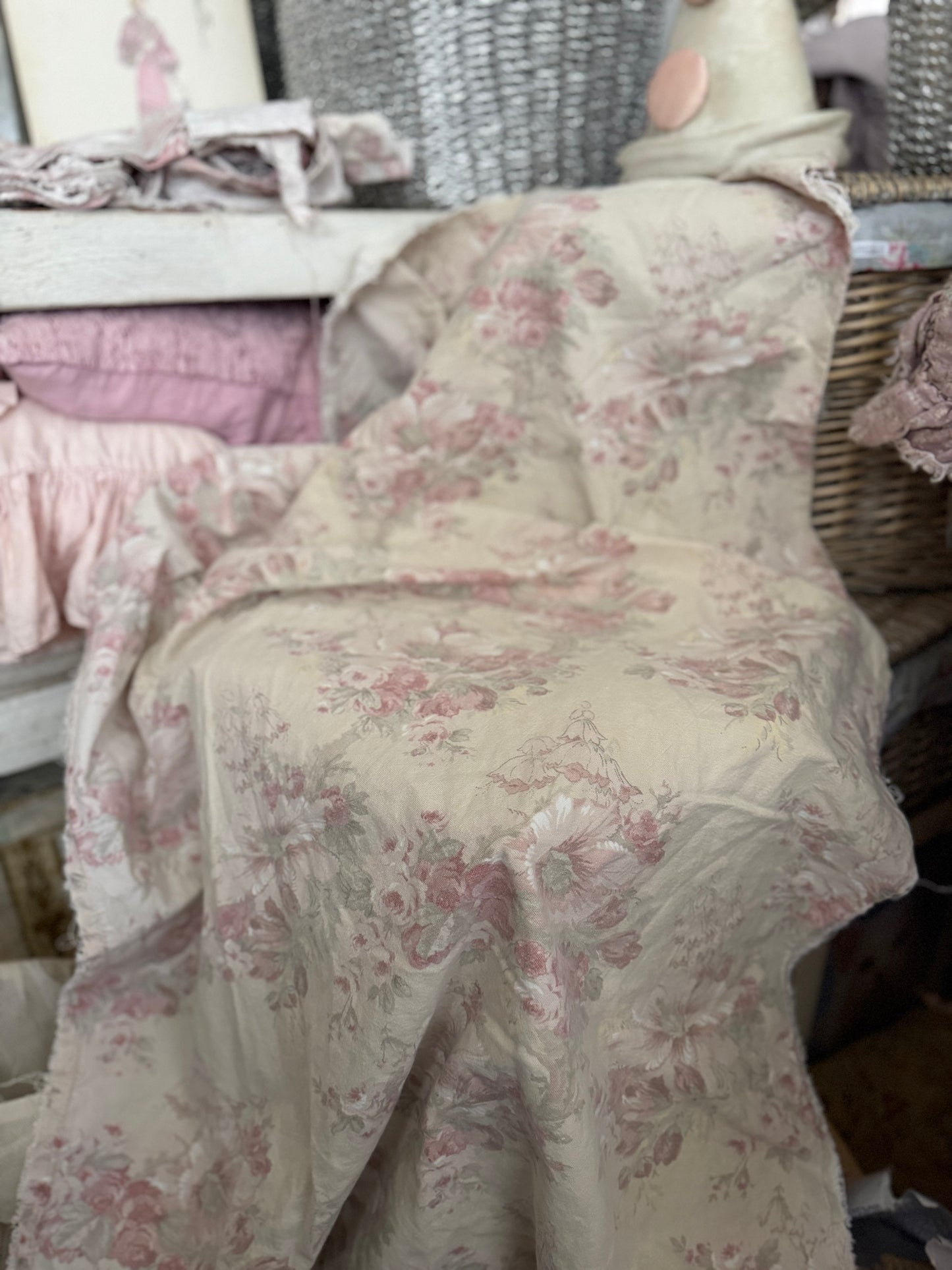 Collection RASSC Rachel Ashwell Floris Sofa Slipcover Fabric