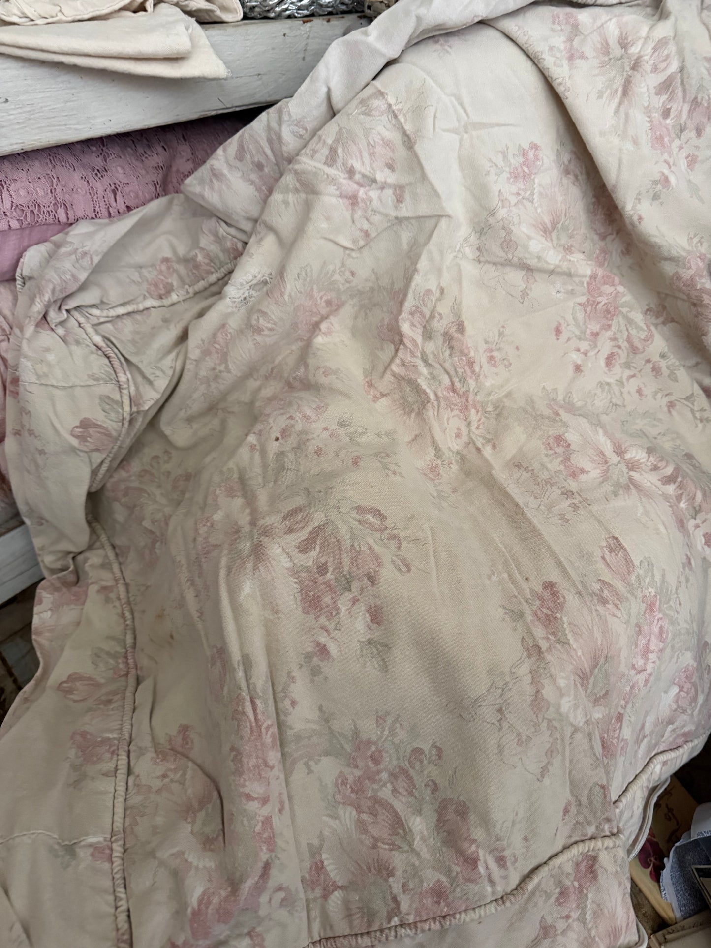 Collection RASSC Rachel Ashwell Floris Sofa Slipcover Cushions Shams