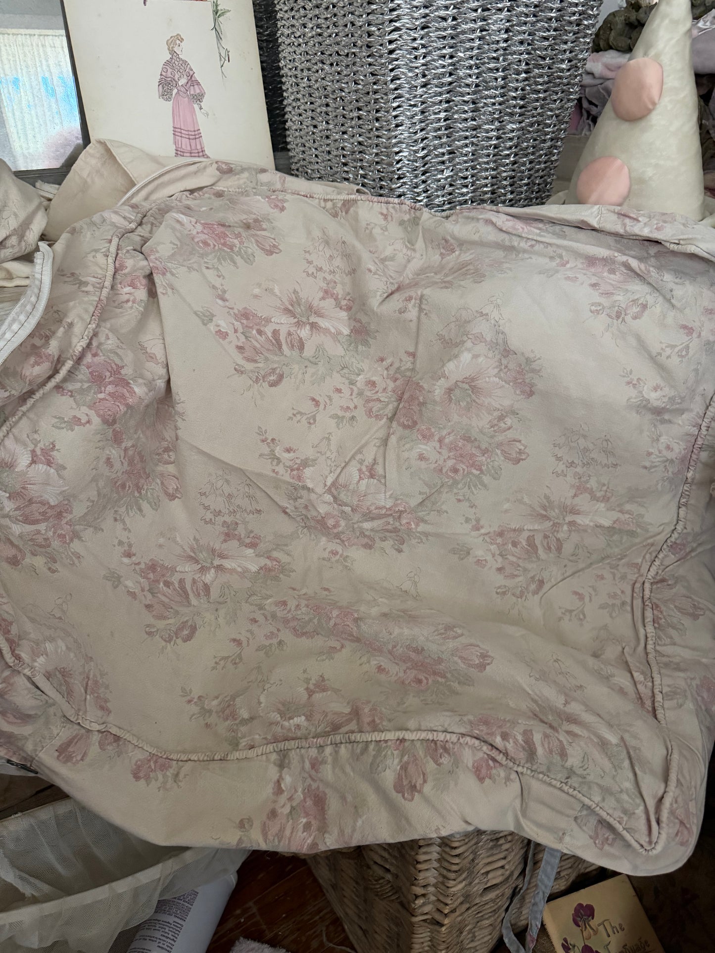 Collection RASSC Rachel Ashwell Floris Sofa Slipcover Cushions Shams