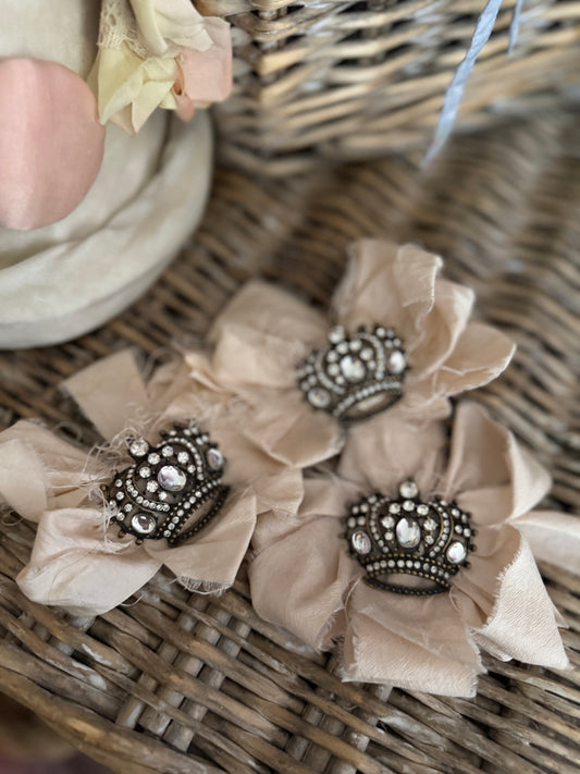 RASSC Rachel Ashwell Shabby Chic Silk Crown Rosettes corsage