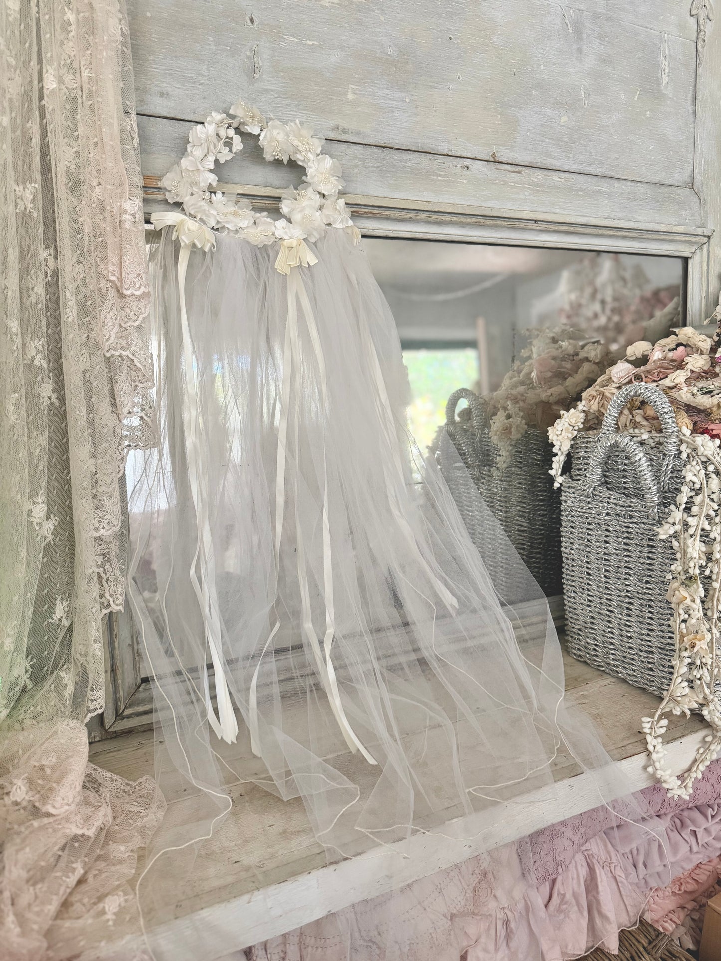 Vintage Wedding Tulle Lace Flower Ribbon Crown Veil