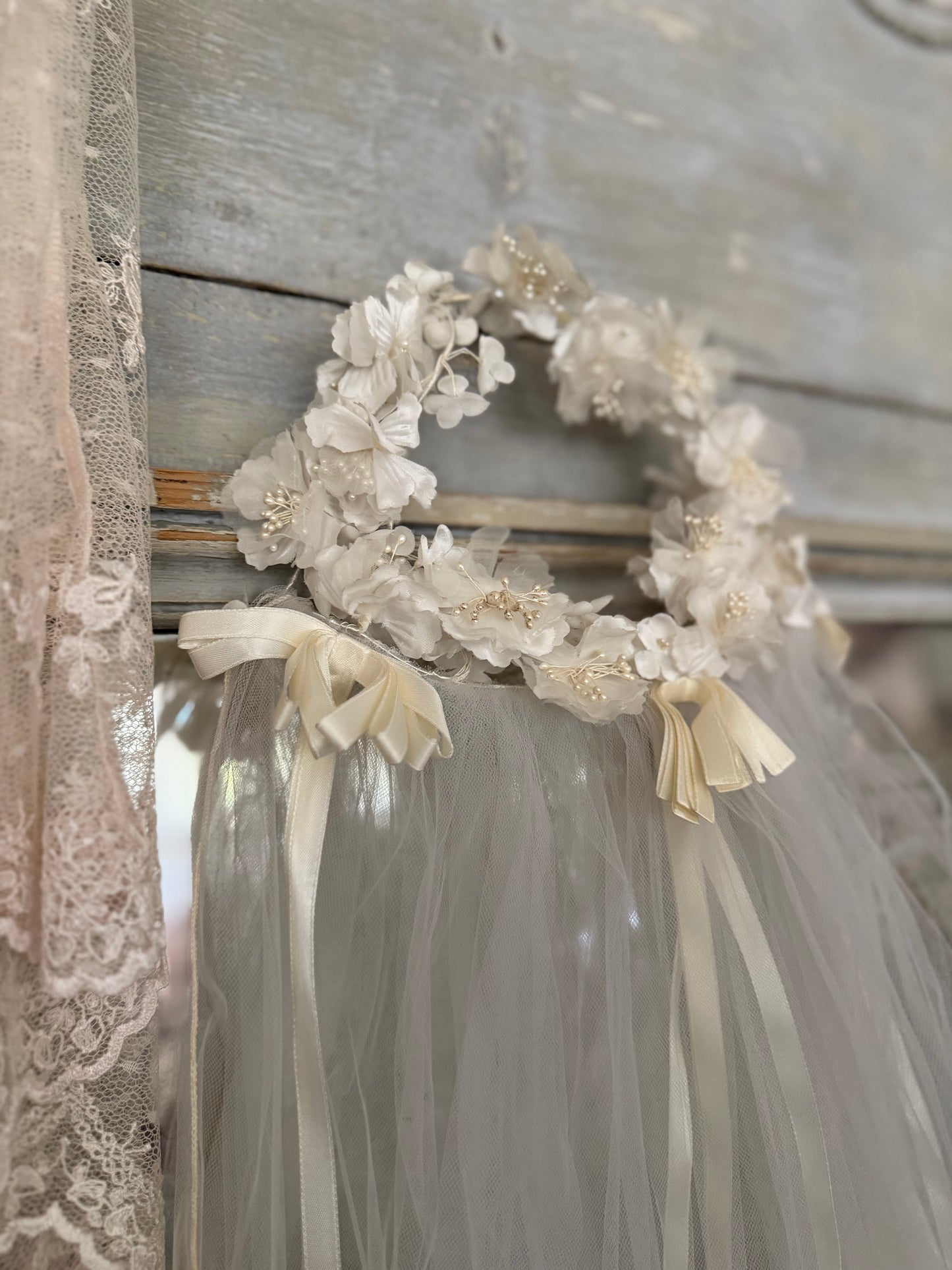 Vintage Wedding Tulle Lace Flower Ribbon Crown Veil