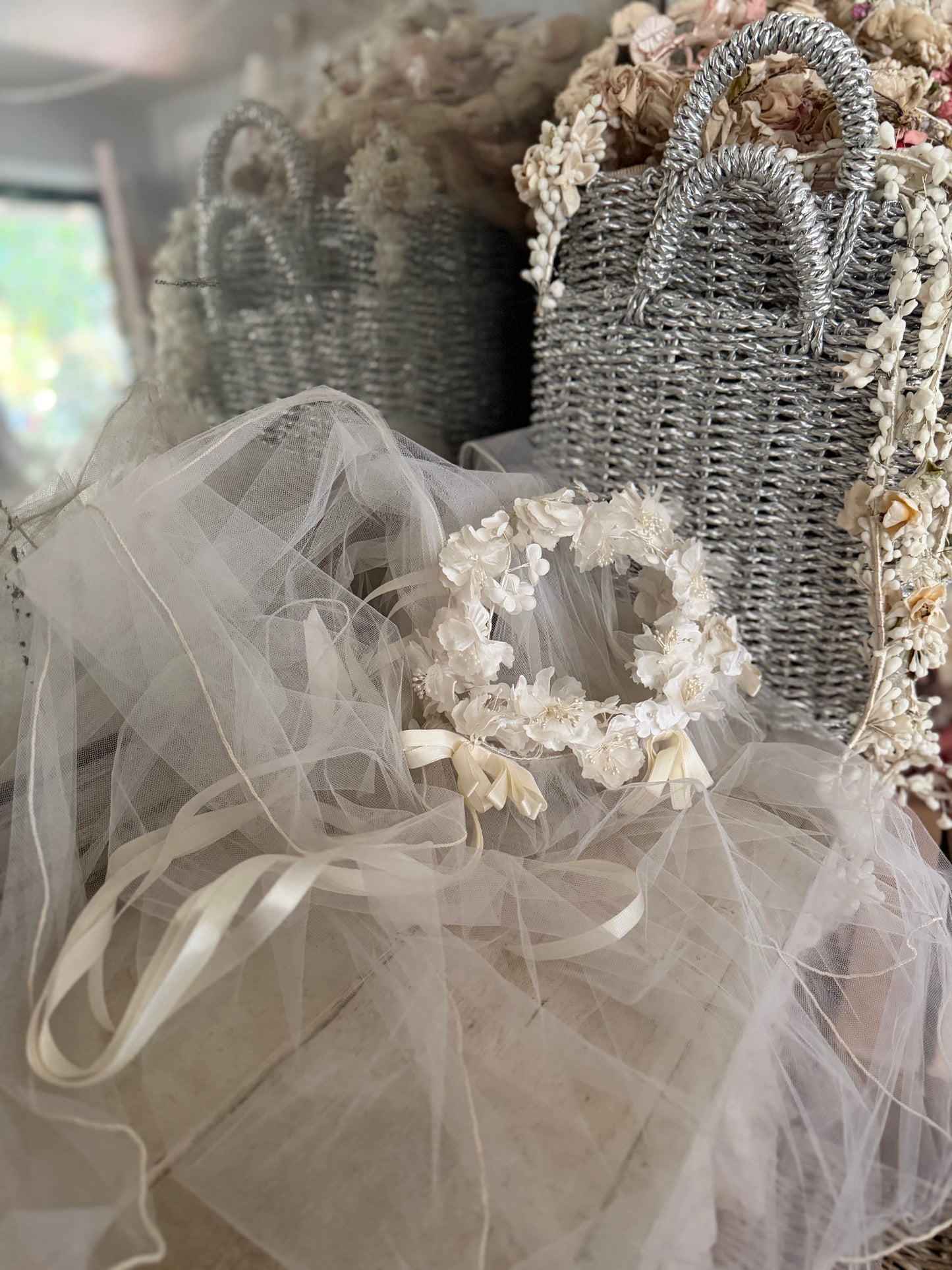 Vintage Wedding Tulle Lace Flower Ribbon Crown Veil