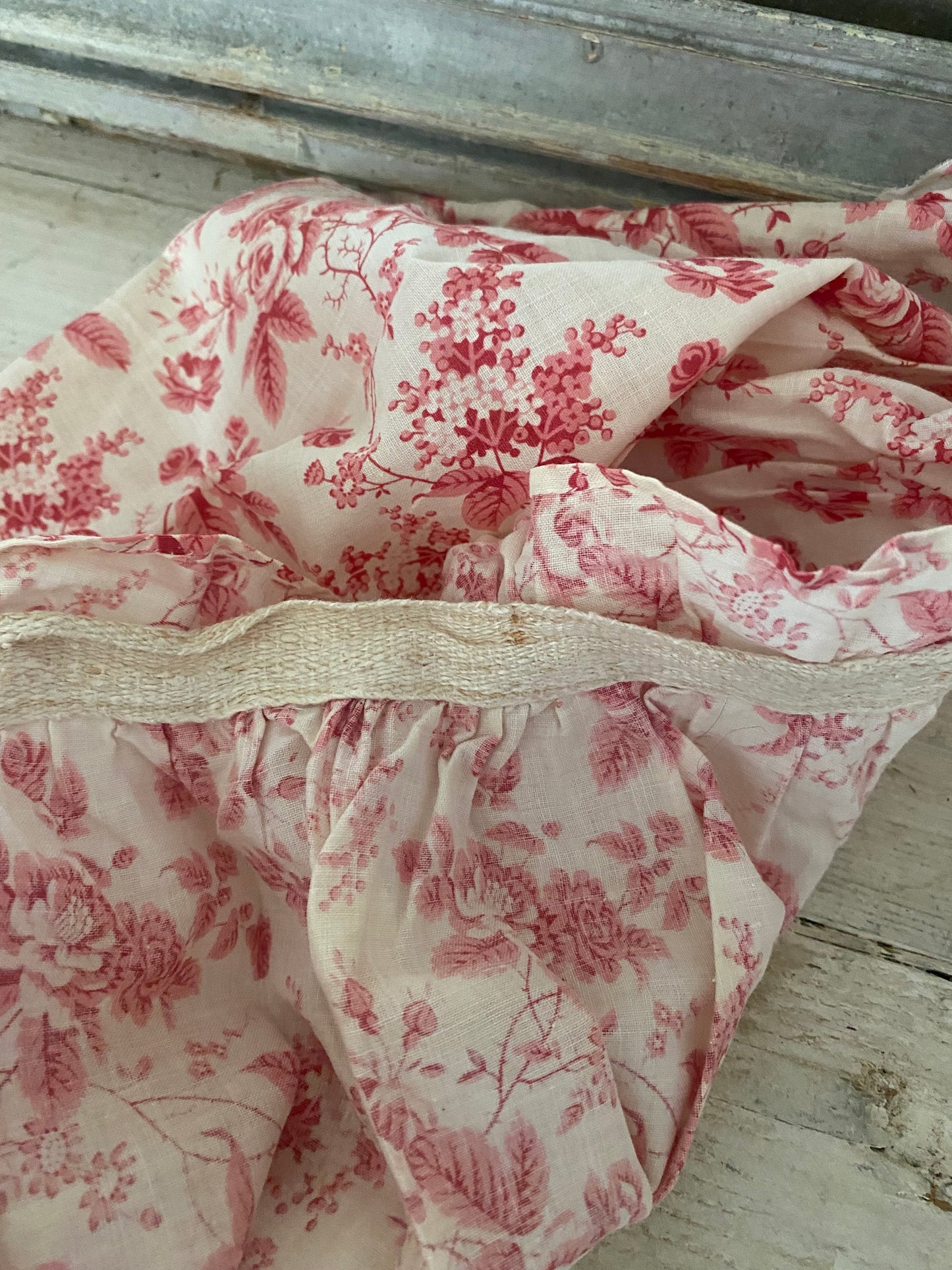 Antique French Fabric Valence Petite Curtain Red White Rose