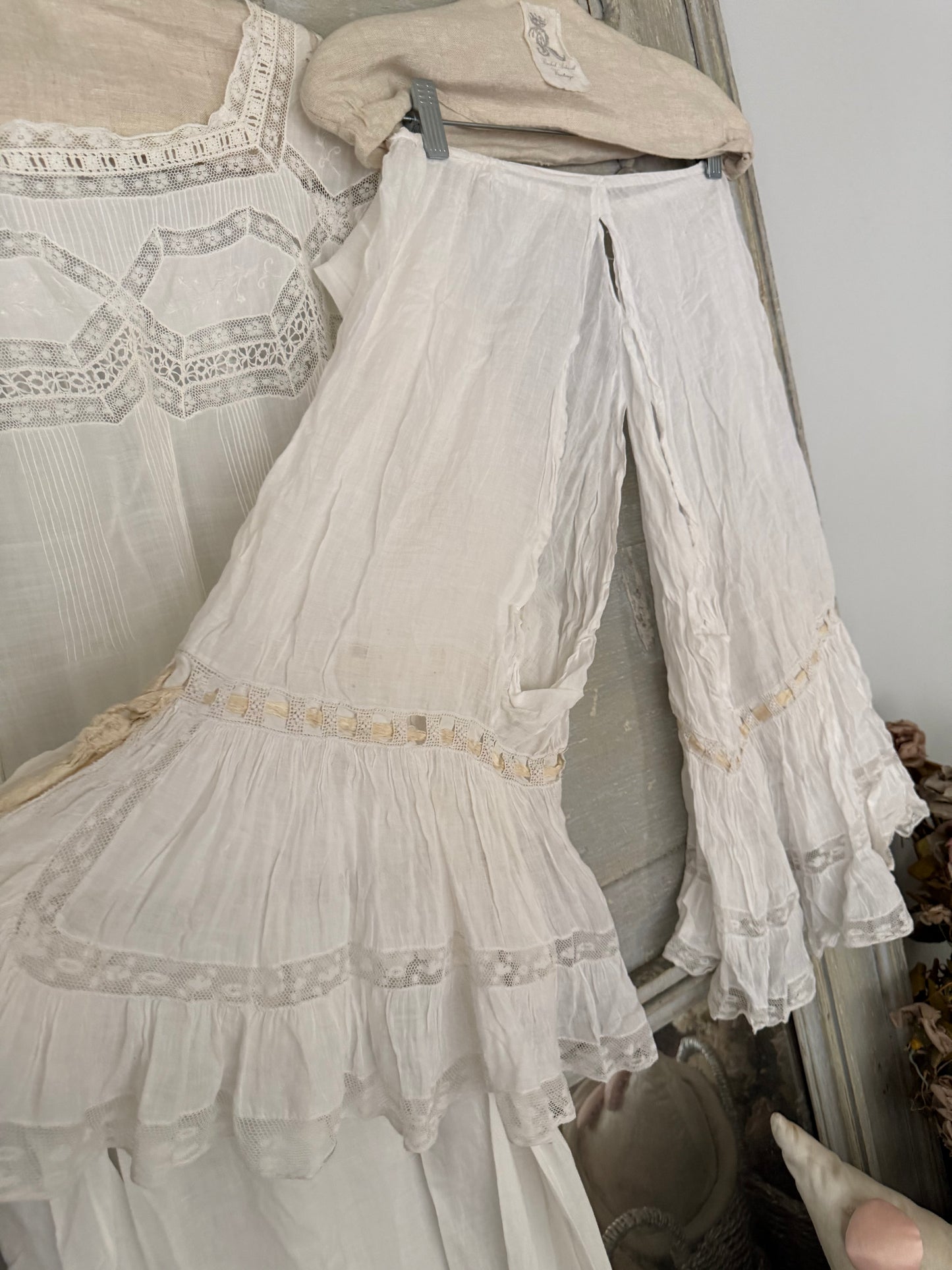 Collection Antique Victorian Whites Lace Nightgown Slip Pantalons