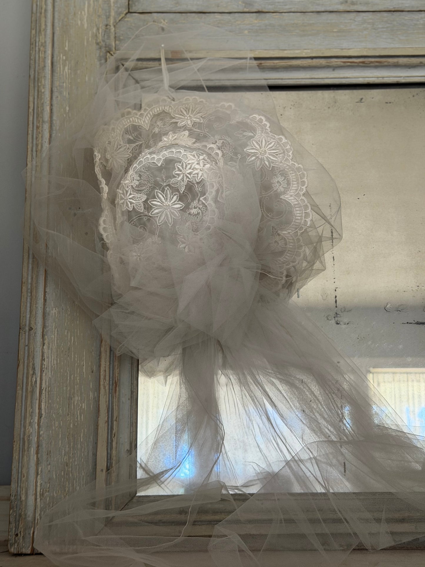 Vintage White Tulle Lace Hat Wedding Veil