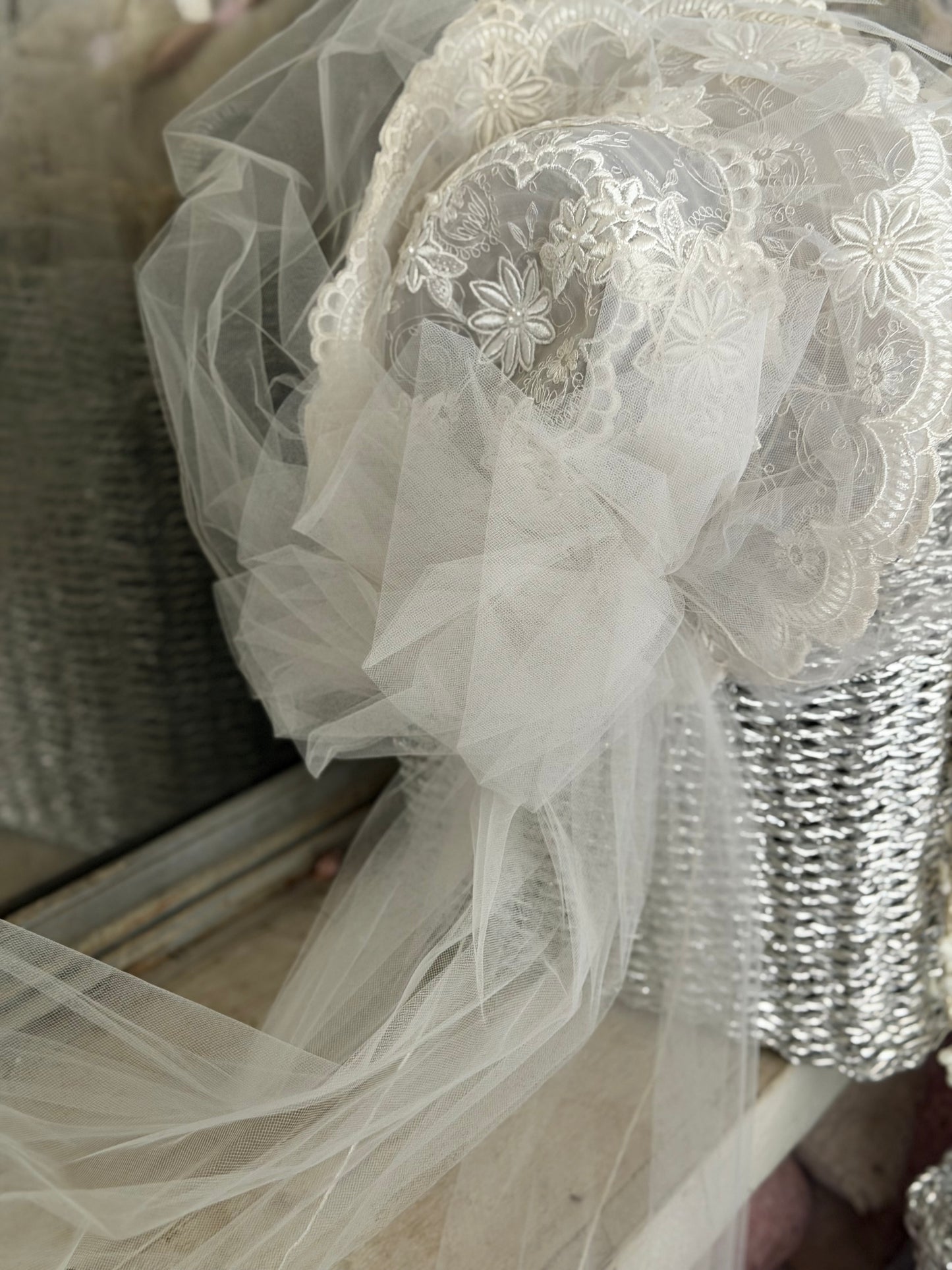 Vintage White Tulle Lace Hat Wedding Veil