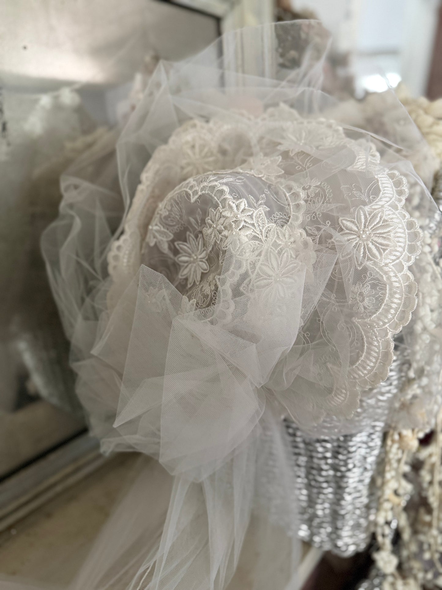 Vintage White Tulle Lace Hat Wedding Veil