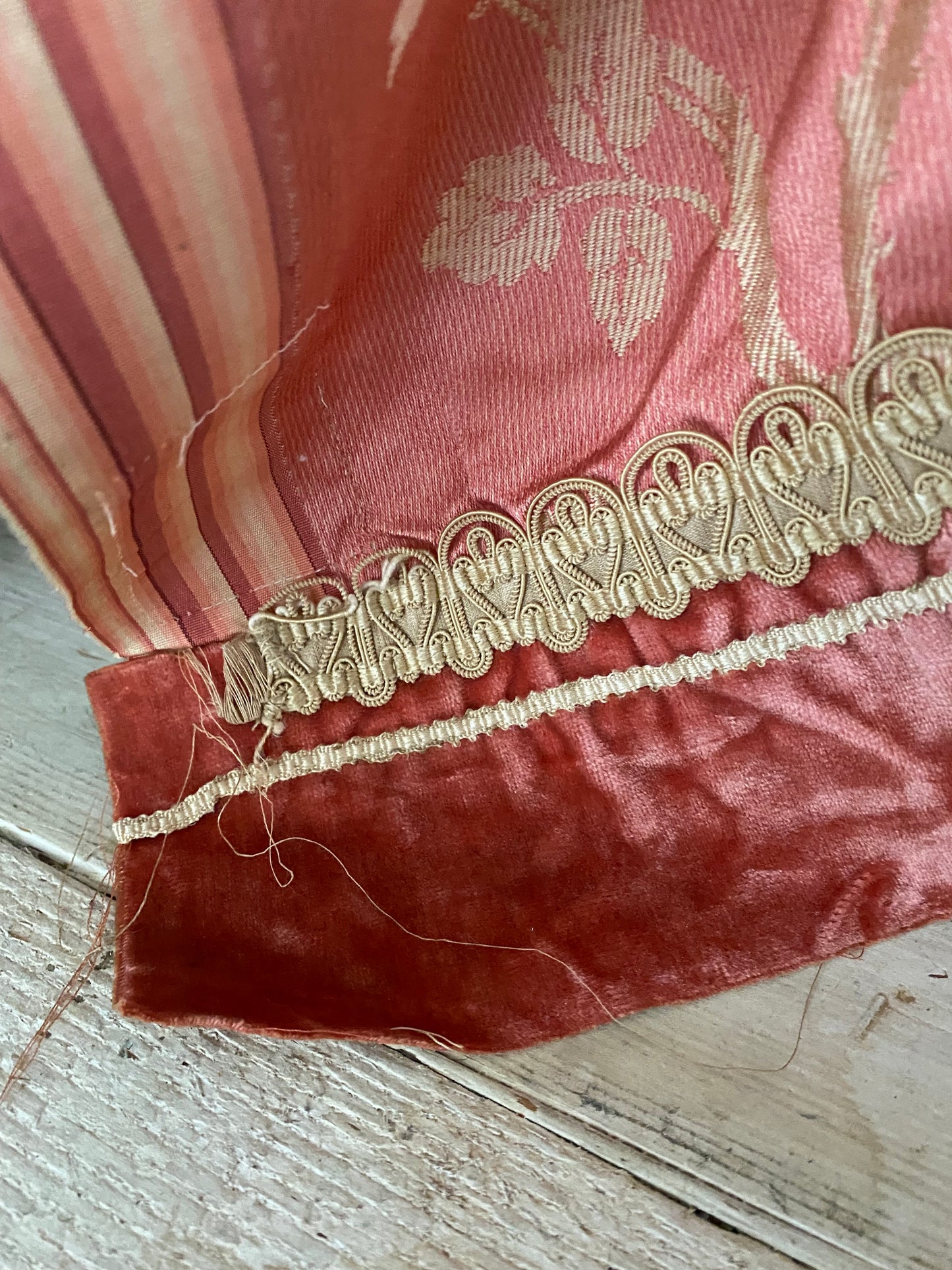 Rachel Ashwell RASSC Antique Mauve Pink French Silk Pelmet