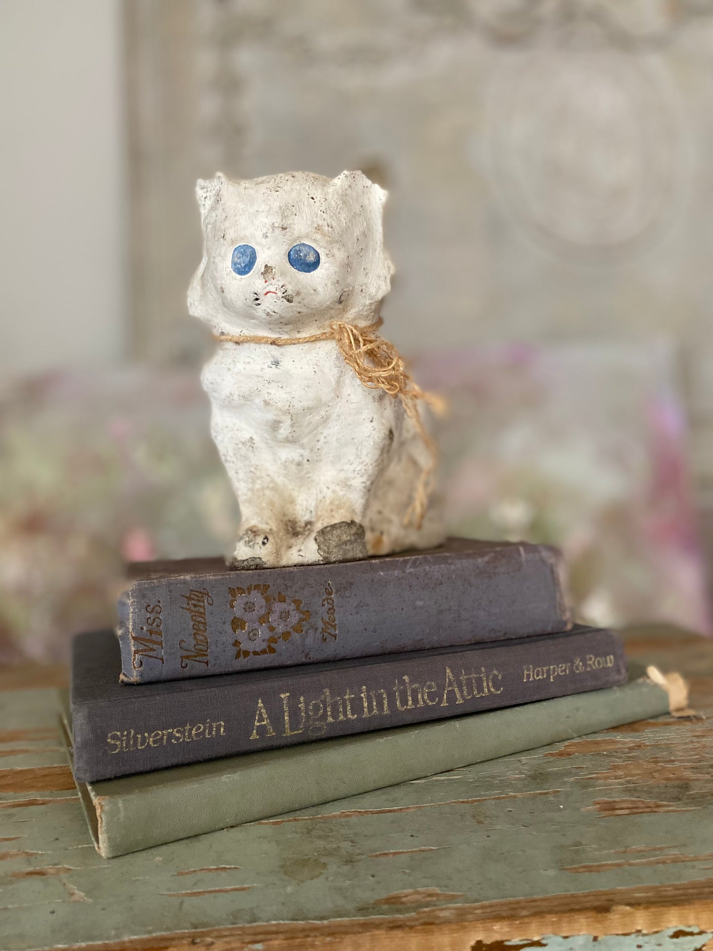 Vintage Cement Garden Kitty Cat Statue