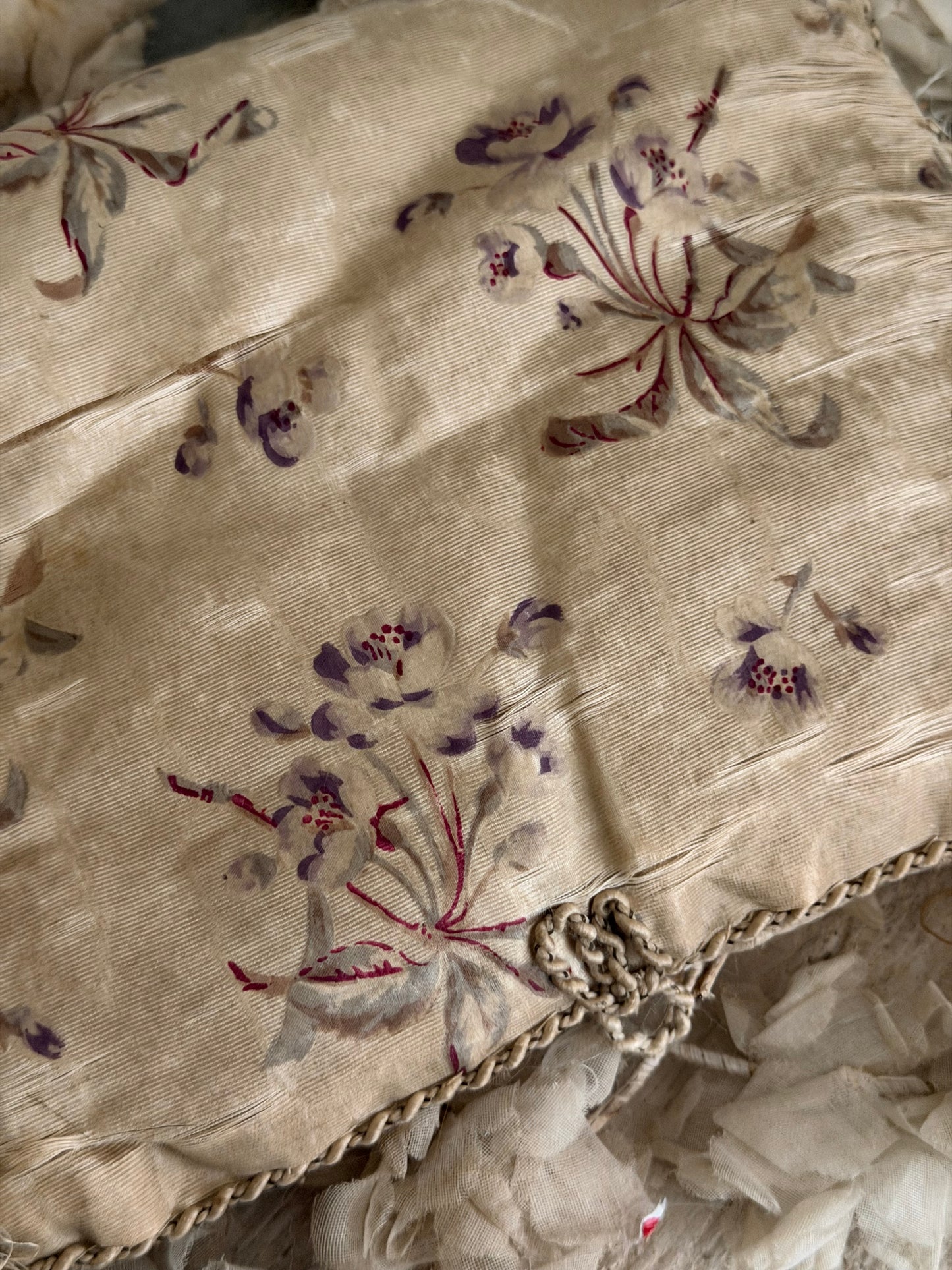 Antique Silk Mauve Floral Pouch Holder