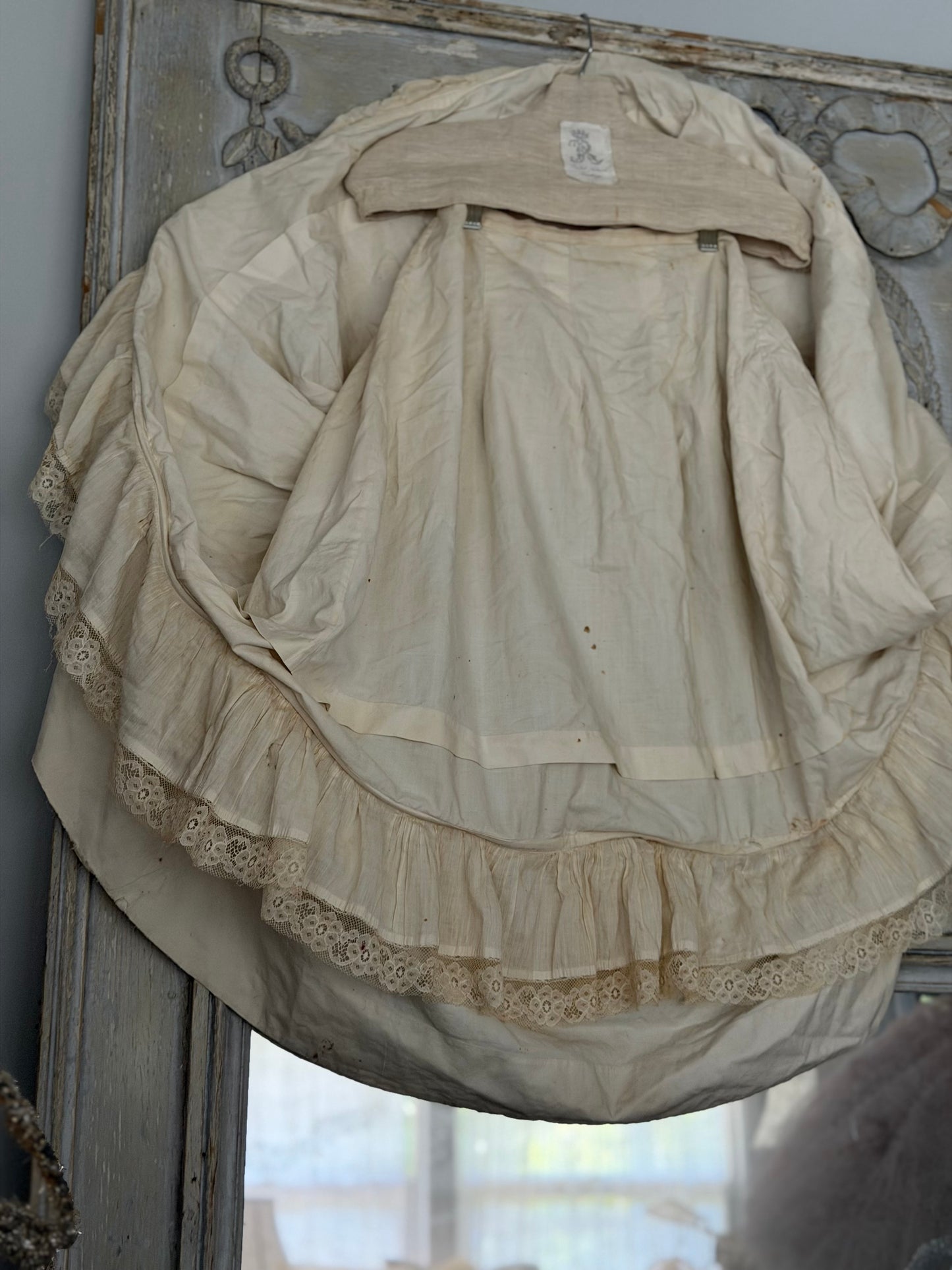 Antique White Wired Lace Hoop Skirt