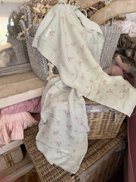 Pair RASSC Rachel Ashwell Bemberg Grace Pillow Shams