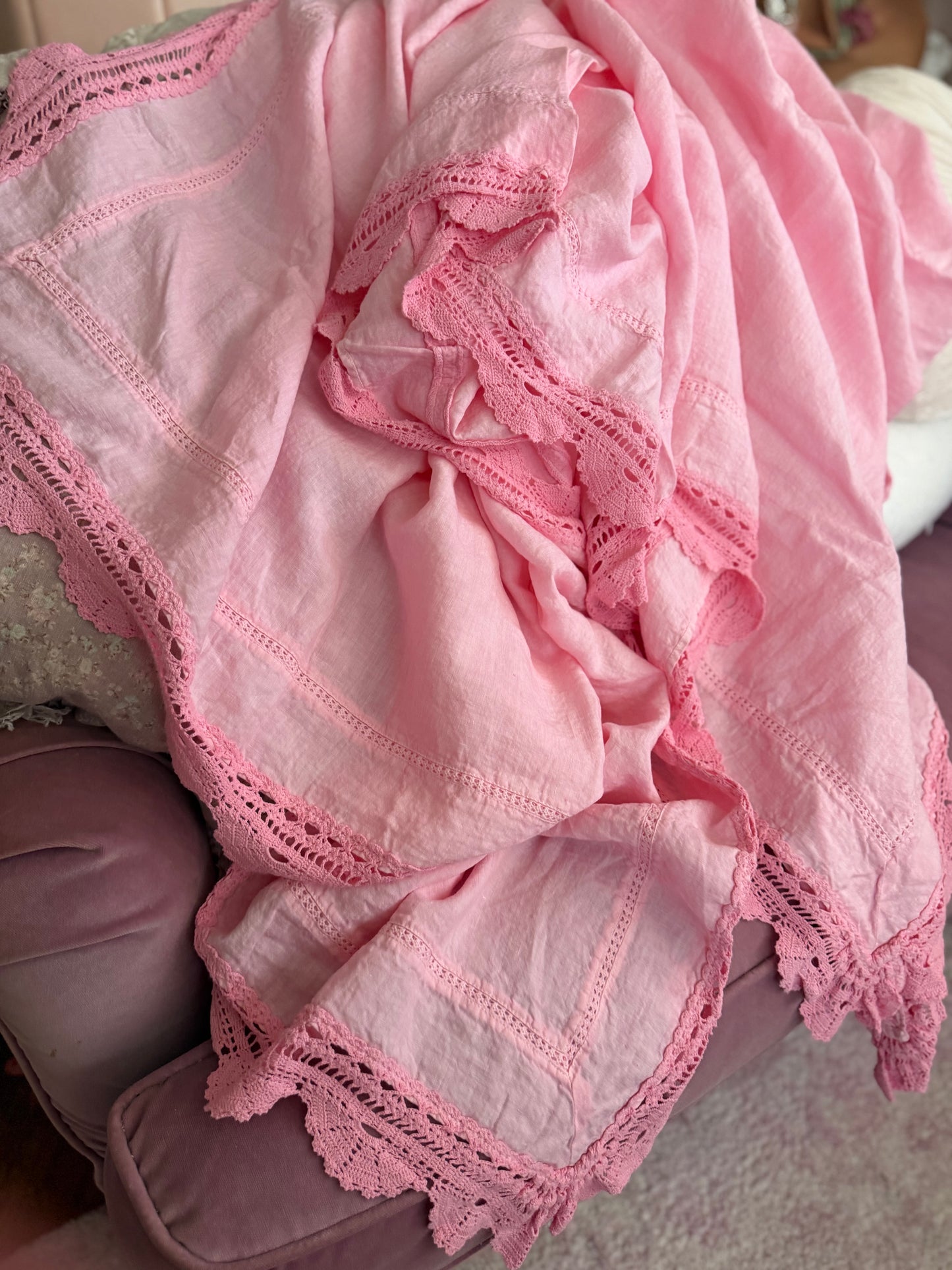 Bella Notte Pink Linen Lace Tablecloth