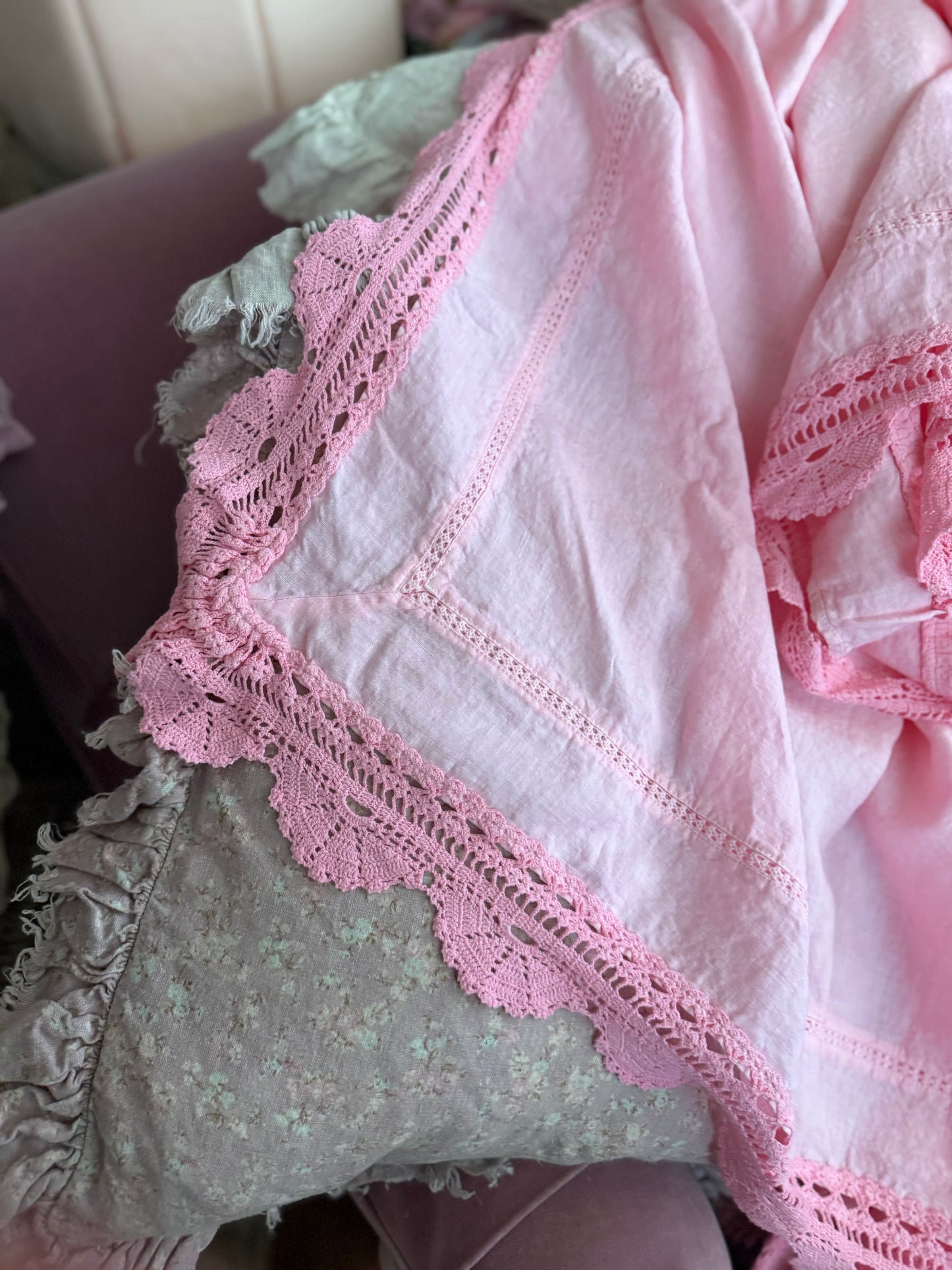 Bella Notte Pink Linen Lace Tablecloth
