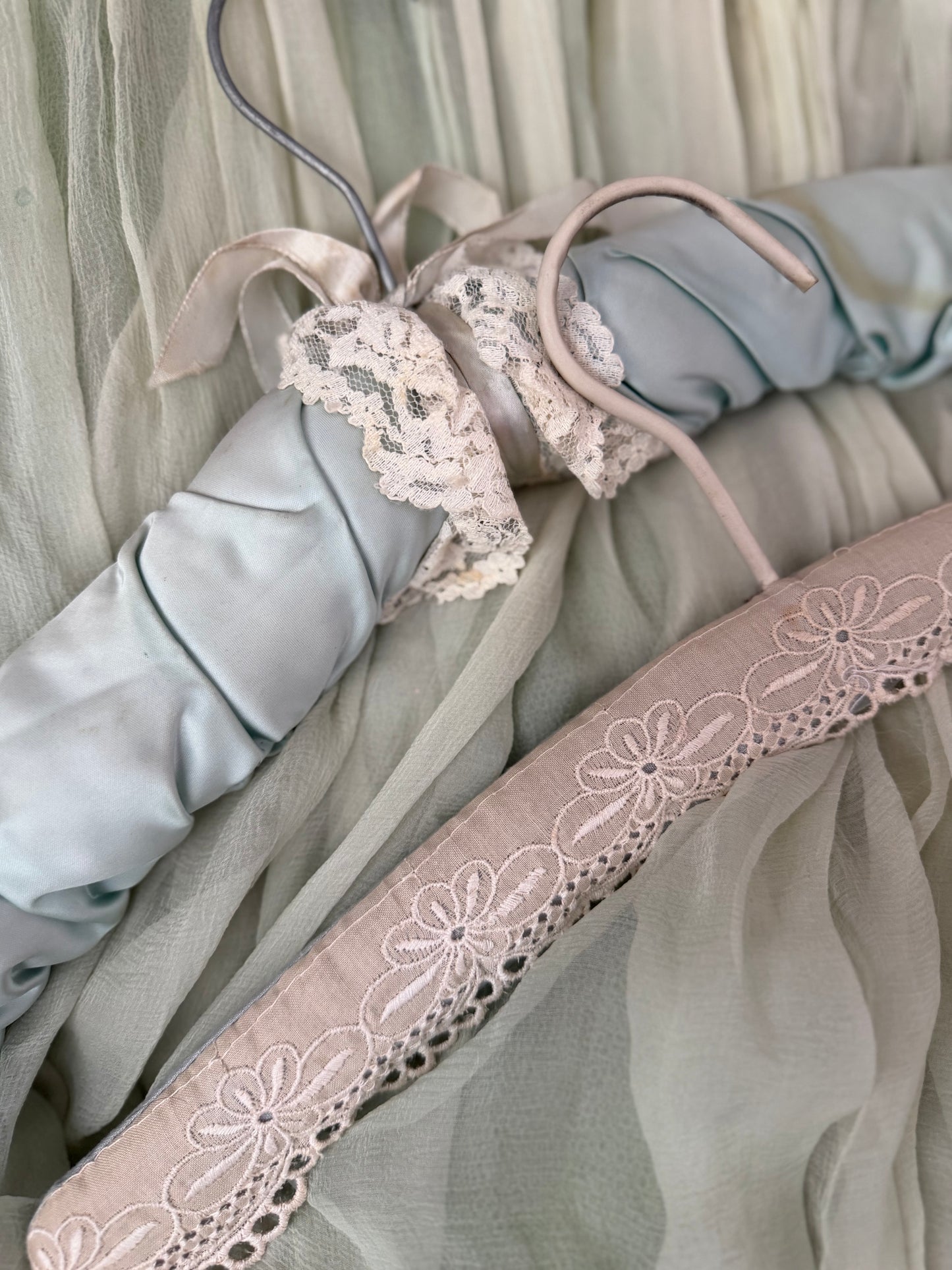 Collection Vintage Hangers