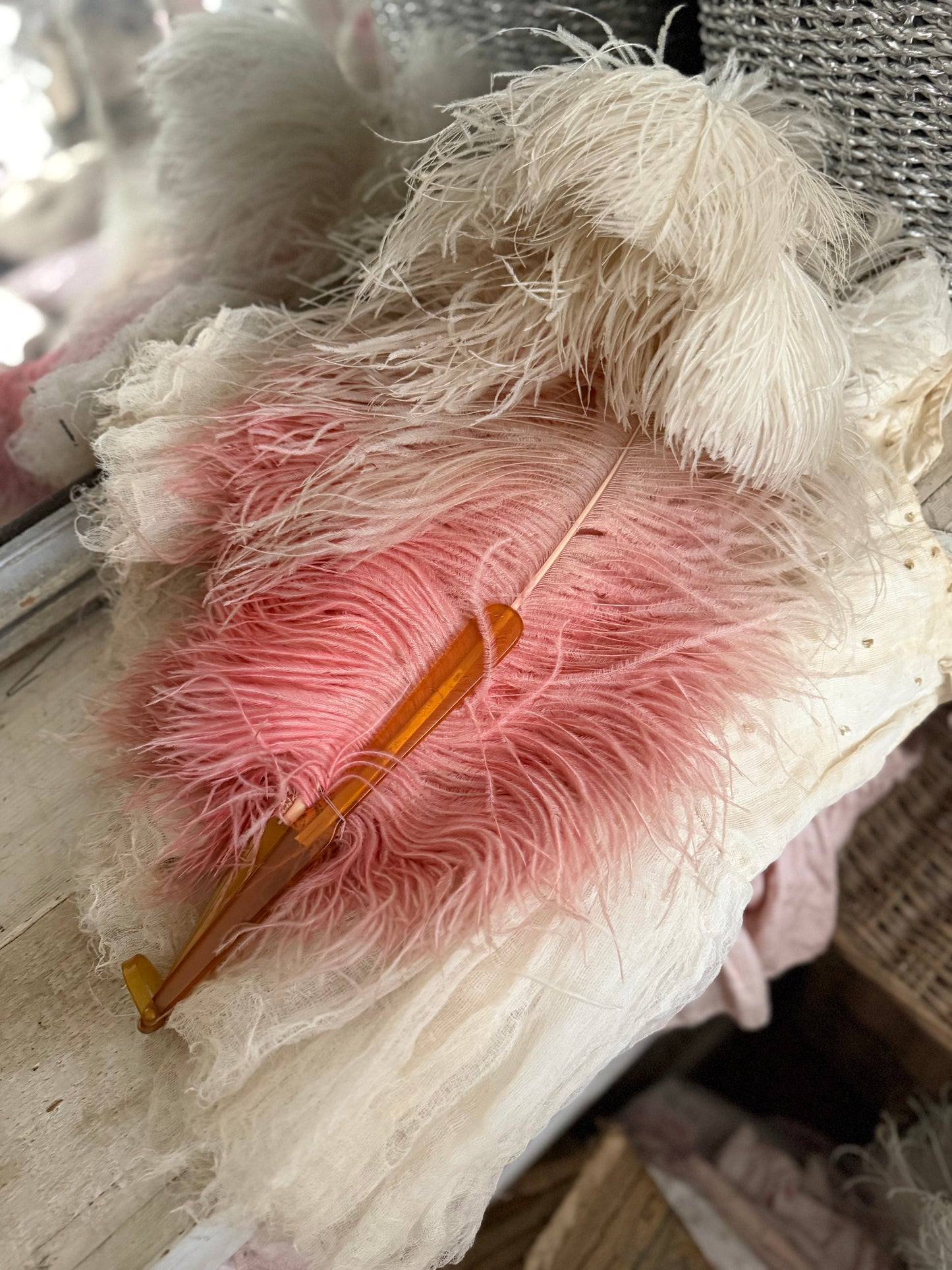 XL Antique Pink Ombre Ostrich Feather Fan
