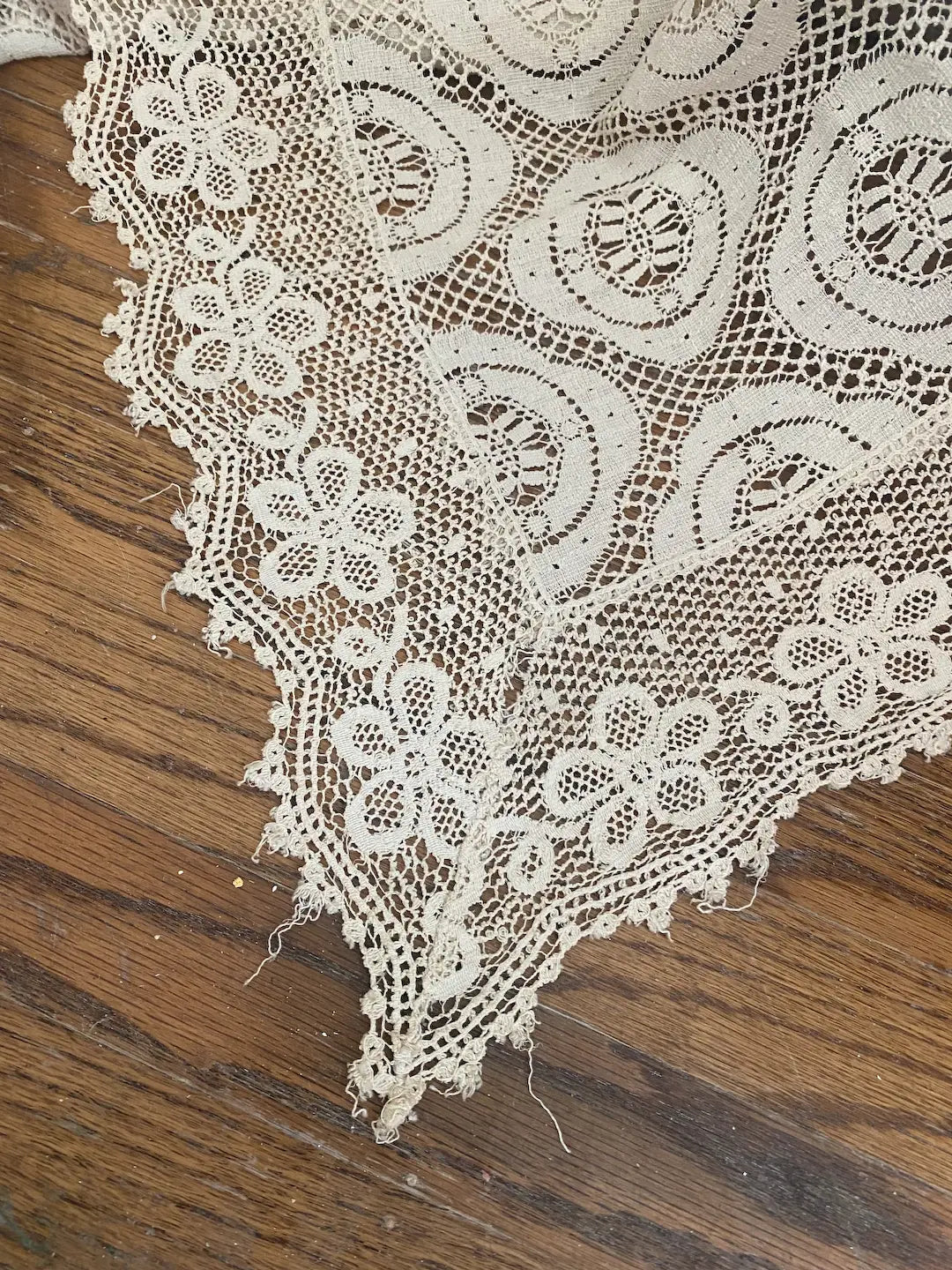 Antique Lace Tablecloth Bedspread Coverlet