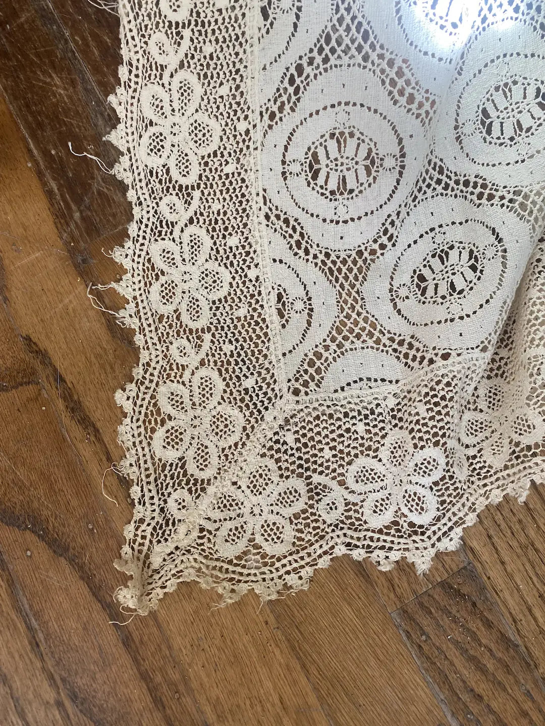 Antique Lace Tablecloth Bedspread Coverlet