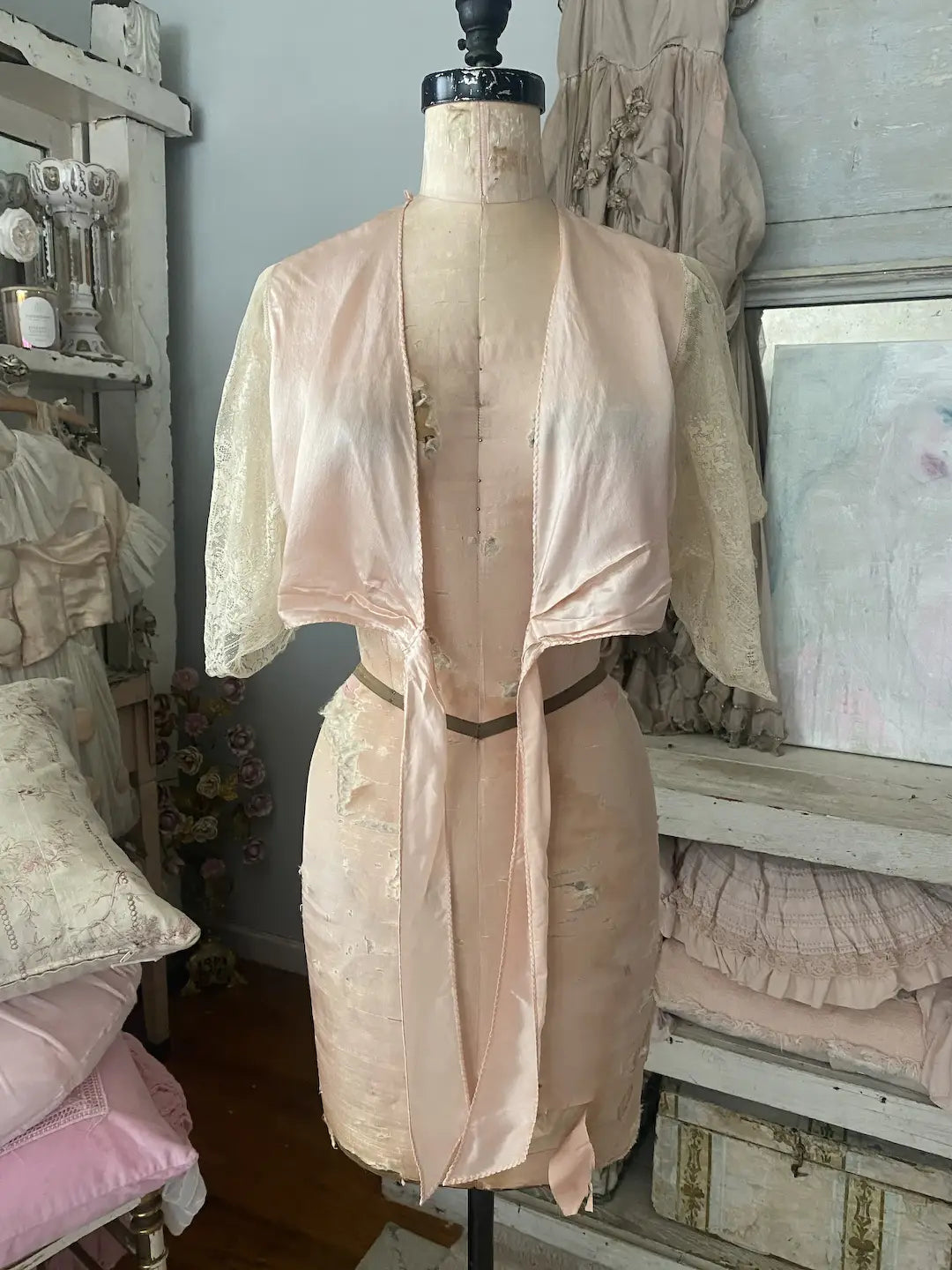 Vintage 1920-30s Pink Silk Lace Flutter Sleeve Bolero Top