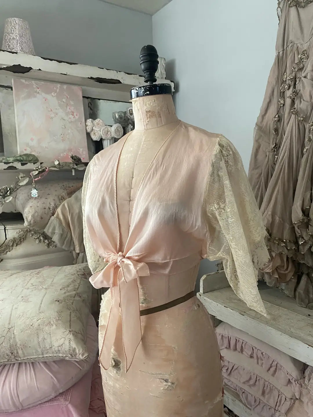 Vintage 1920-30s Pink Silk Lace Flutter Sleeve Bolero Top