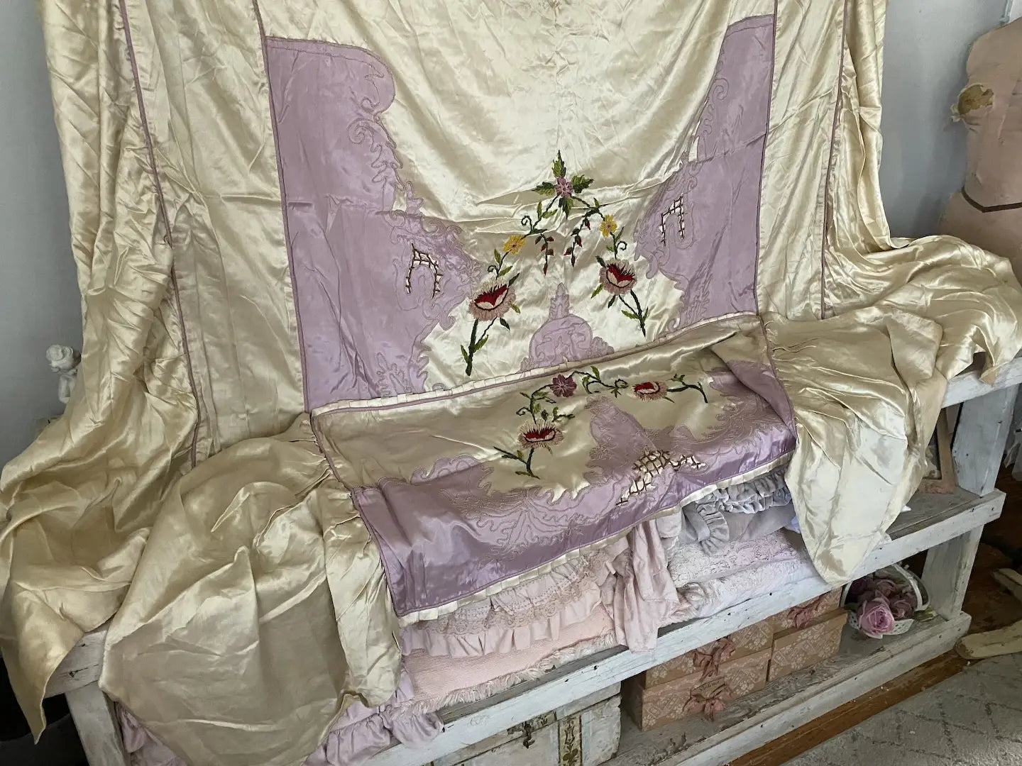 Vintage 1930s Satin Boudoir Bedspread Set