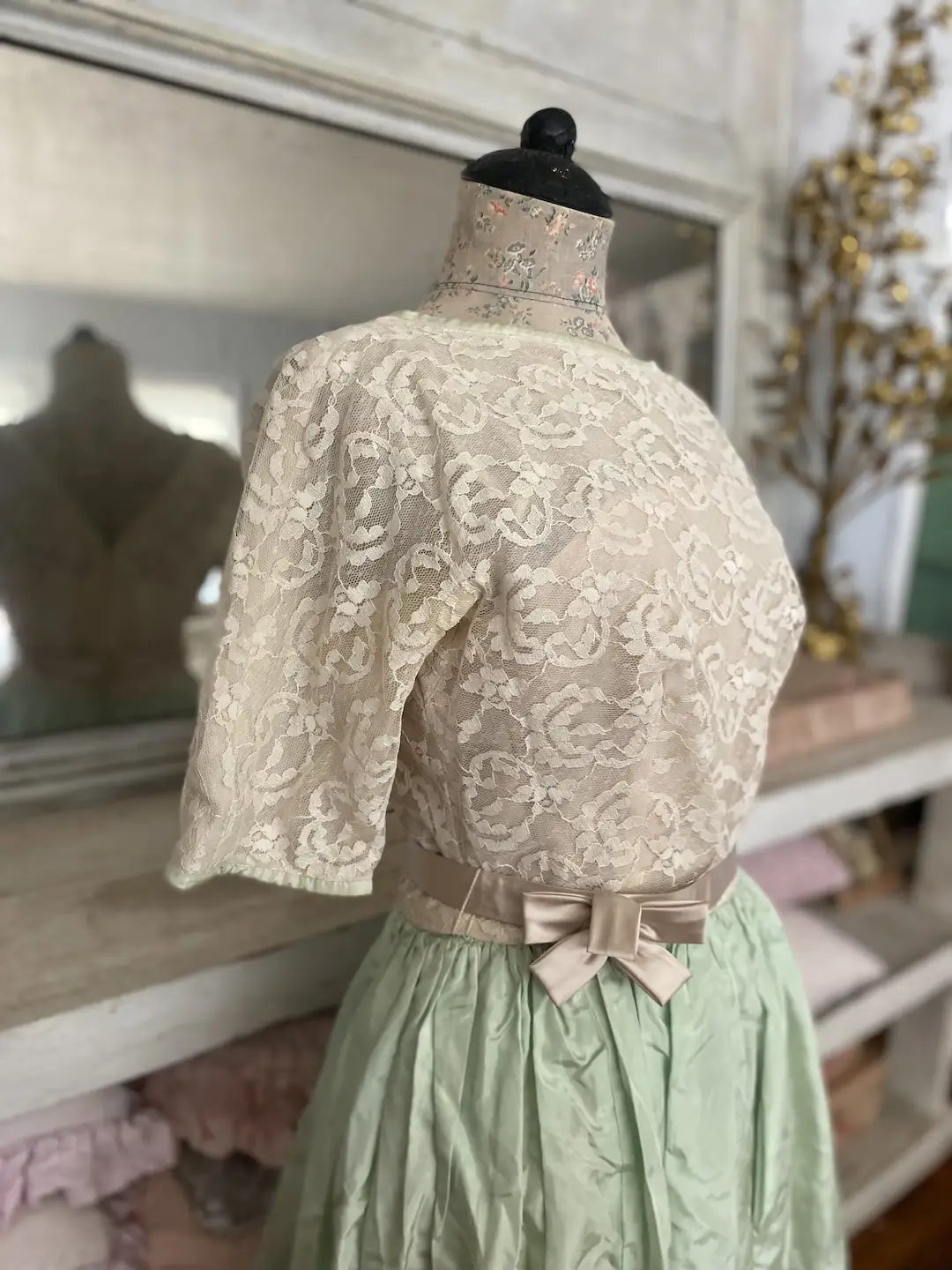 Vintage Dress Pale Green Lace