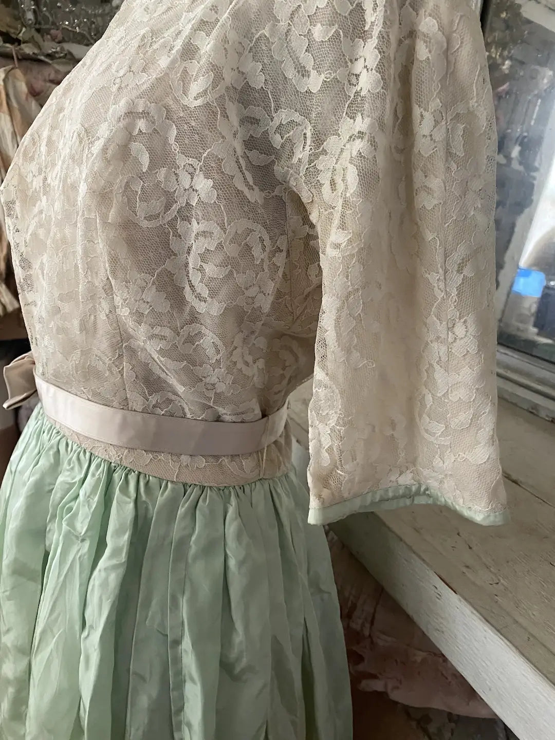 Vintage Dress Pale Green Lace