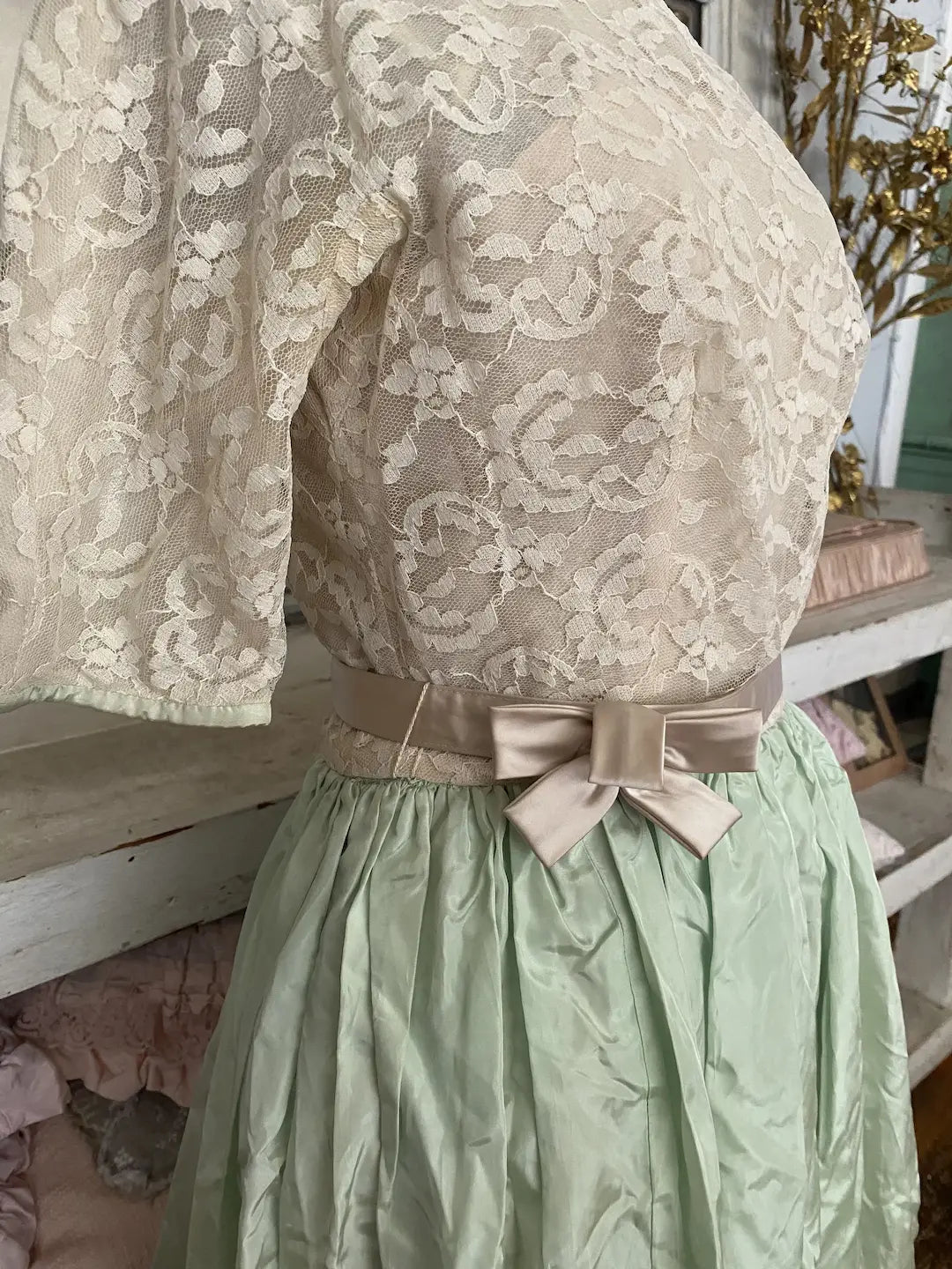 Vintage Dress Pale Green Lace