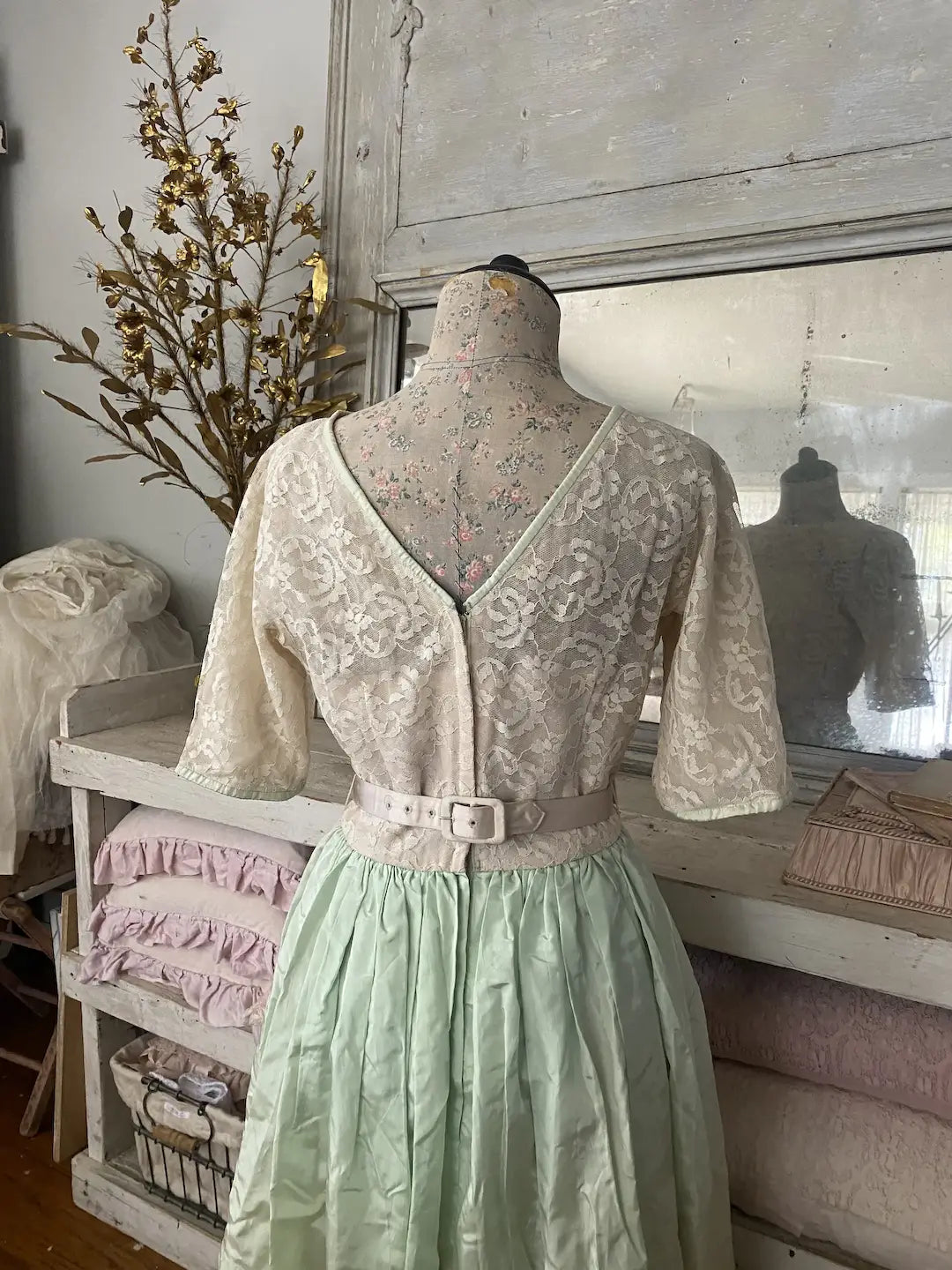 Vintage Dress Pale Green Lace