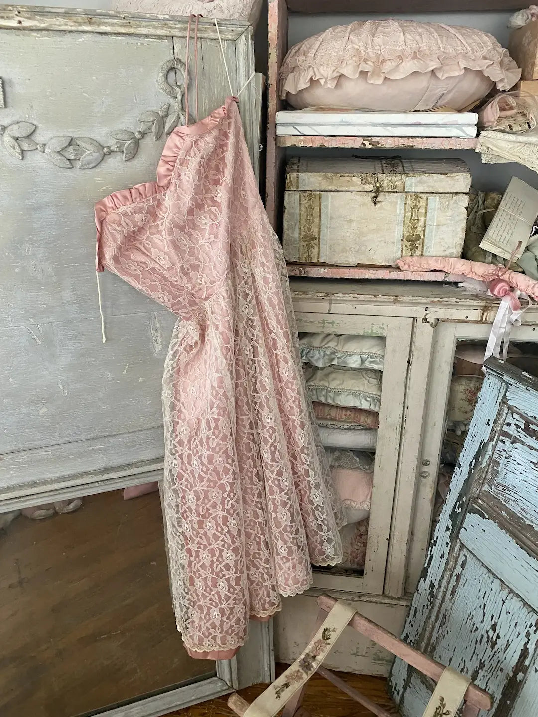 Vintage Pink Lace Prom Dress