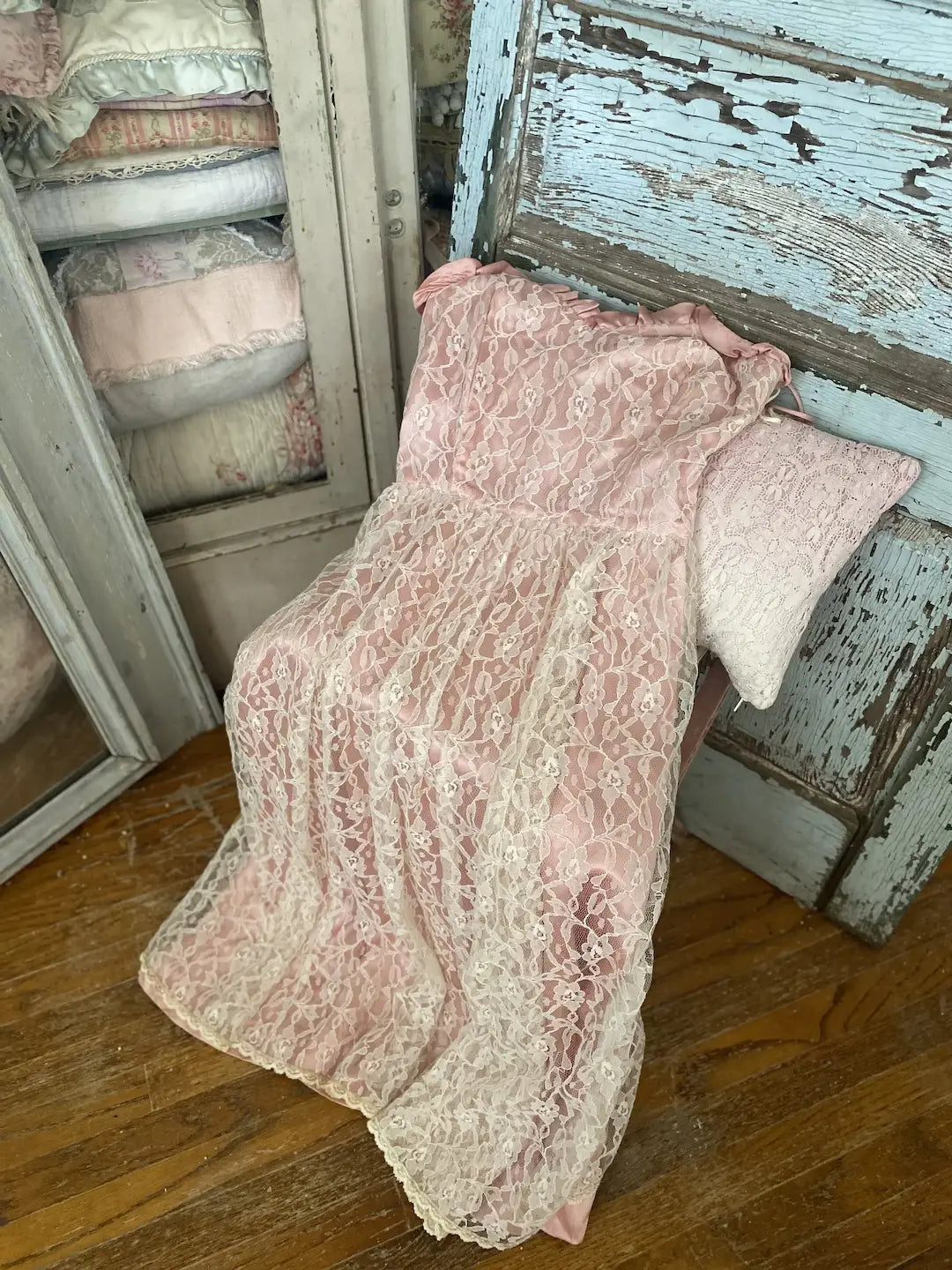 Vintage Pink Lace Prom Dress