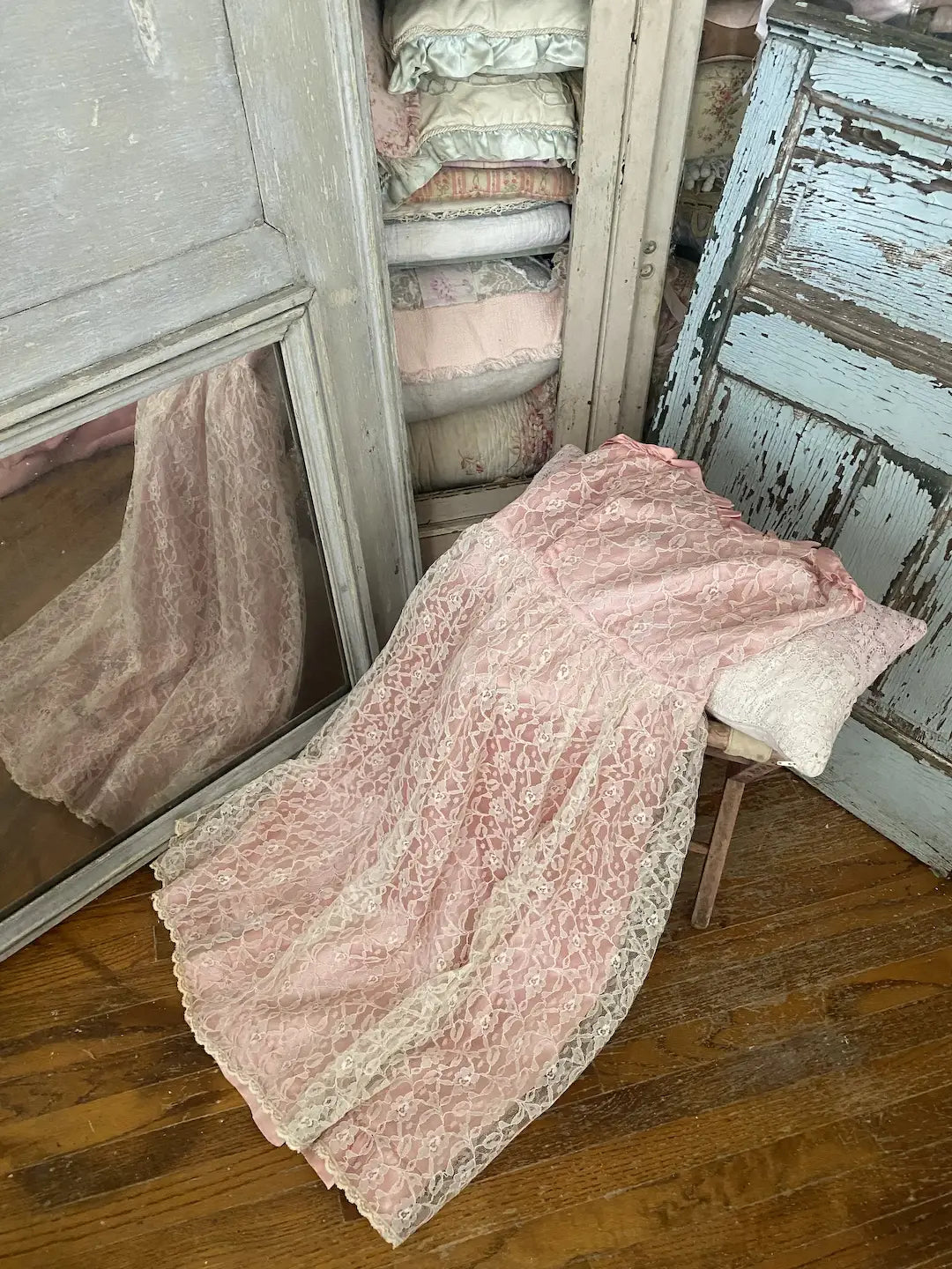 Vintage Pink Lace Prom Dress